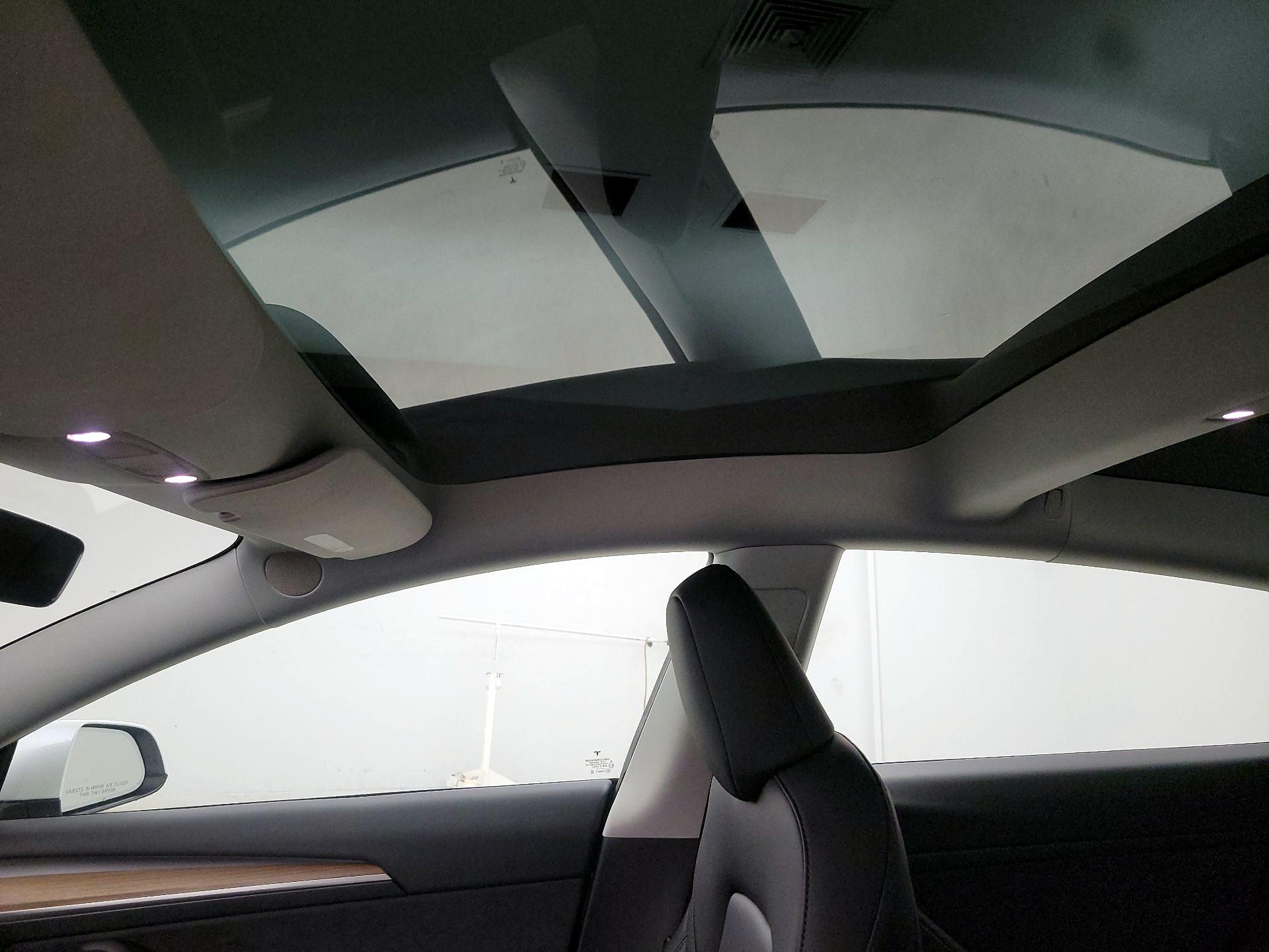 Thumbnail: 2023 Tesla Model 3 - 19