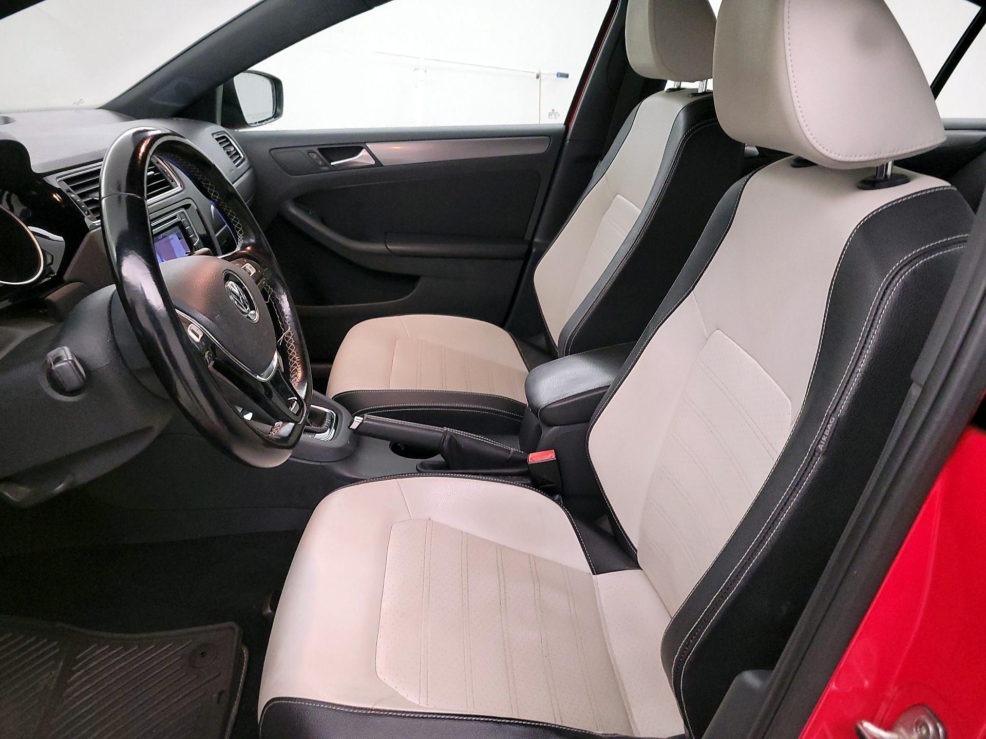 Thumbnail: 2016 Volkswagen Jetta - 11
