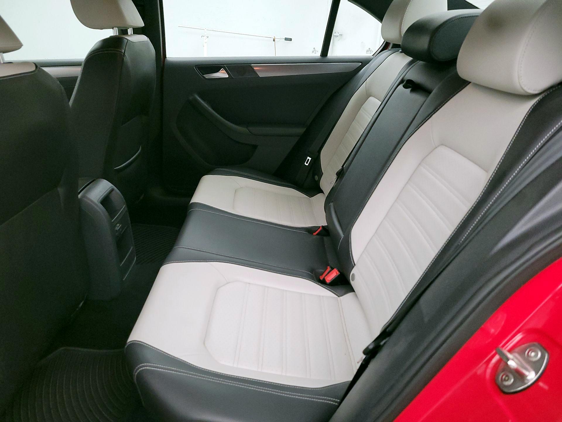 Thumbnail: 2016 Volkswagen Jetta - 20
