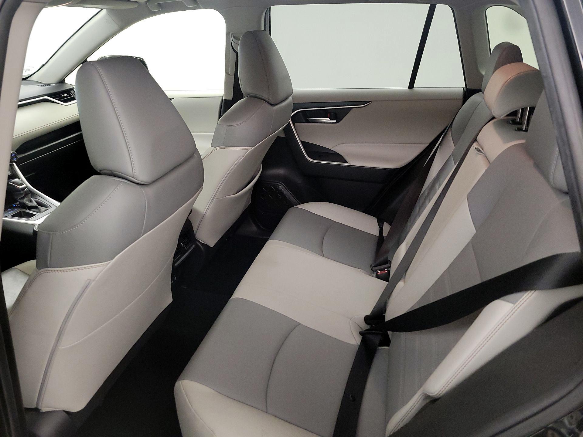 Thumbnail: 2020 Toyota RAV4 - 20