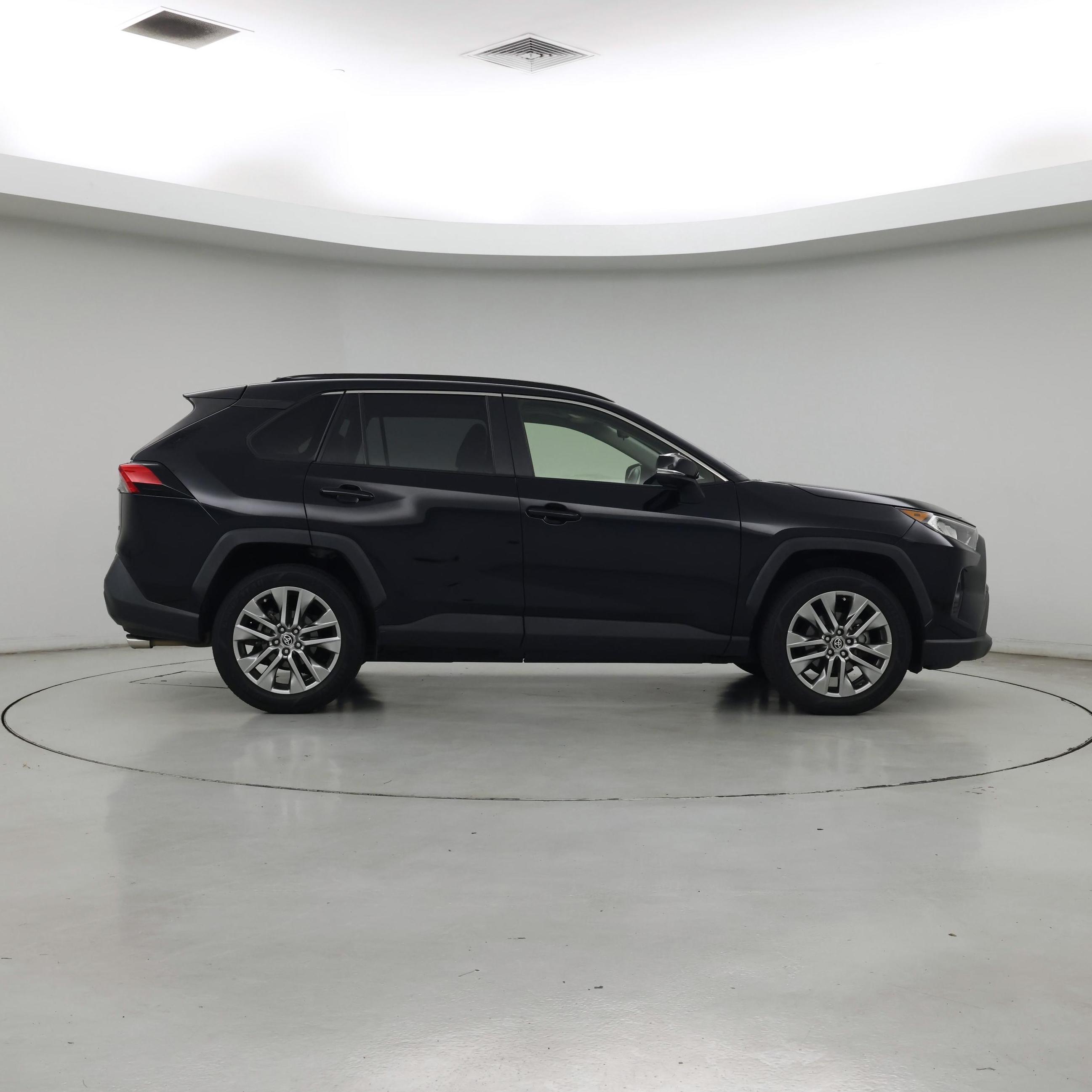 Thumbnail: 2020 Toyota RAV4 - 7