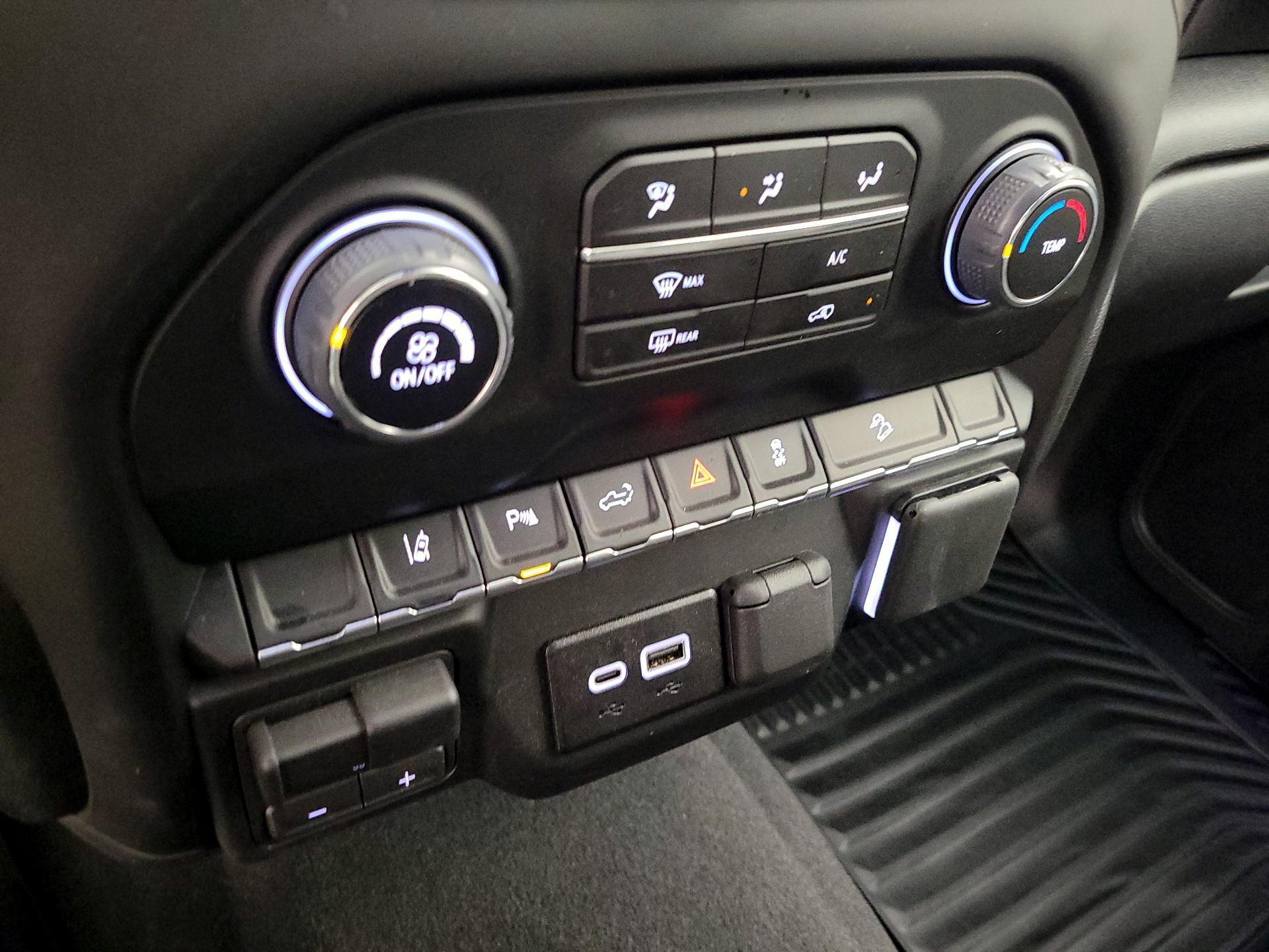 Thumbnail: 2026 Chevrolet Silverado 2500 - 16