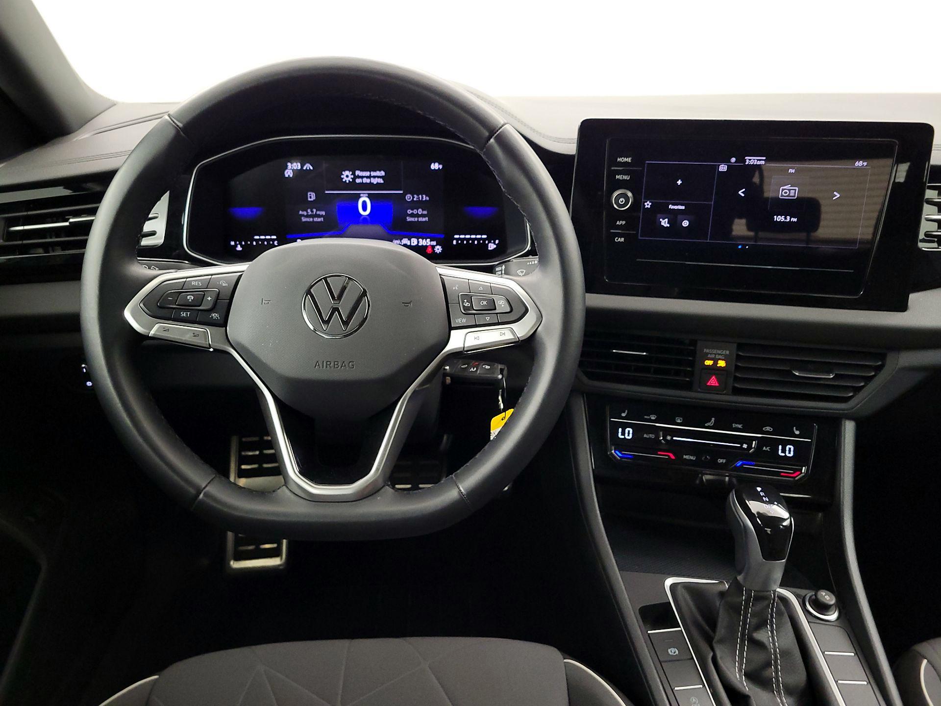 Thumbnail: 2025 Volkswagen Jetta - 10
