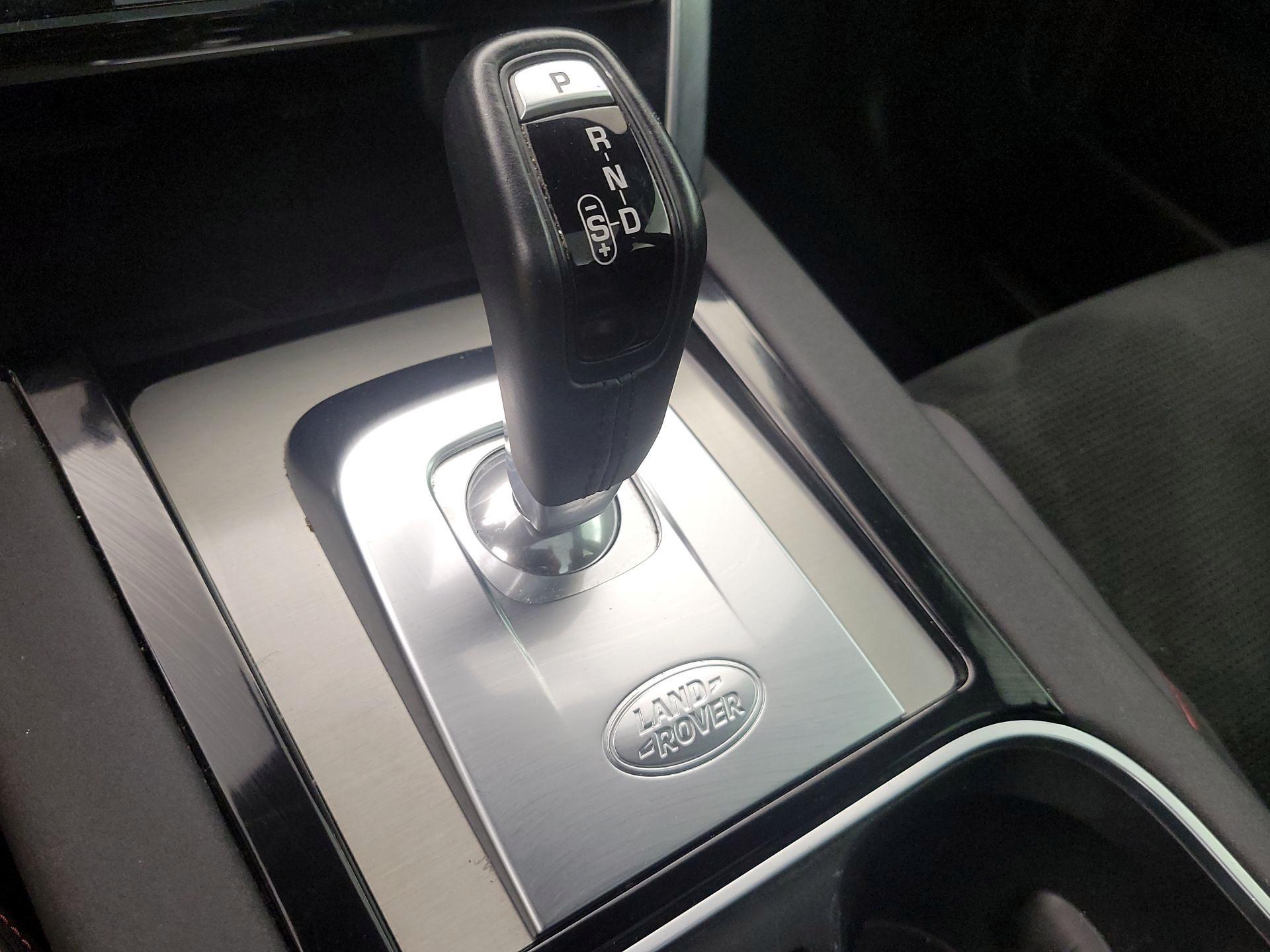 Thumbnail: 2021 Land Rover Discovery Sport - 18