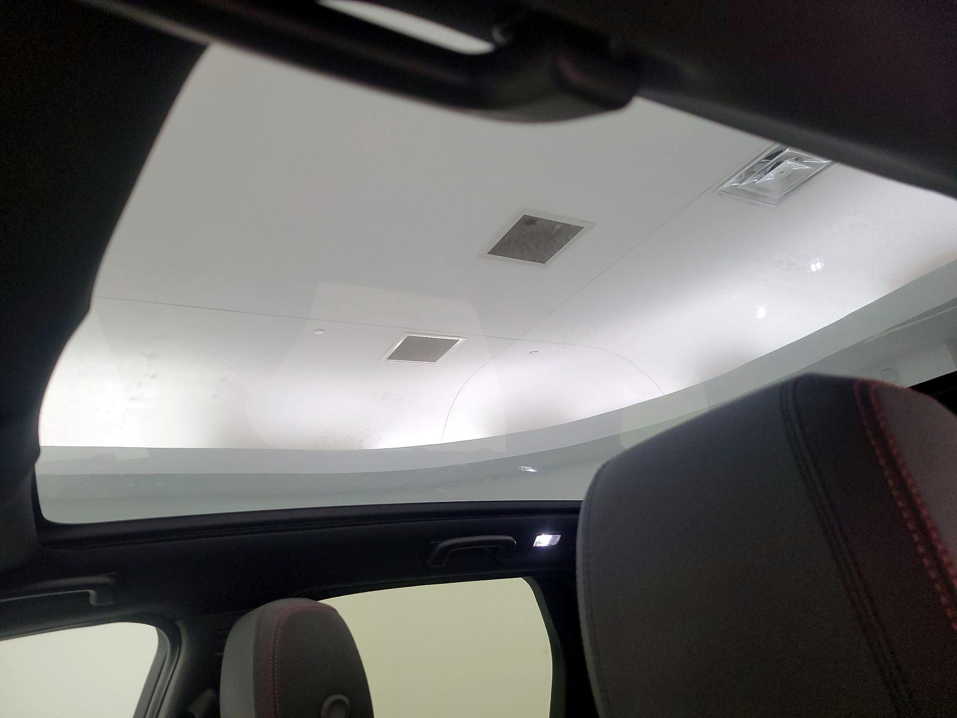 Thumbnail: 2021 Land Rover Discovery Sport - 20