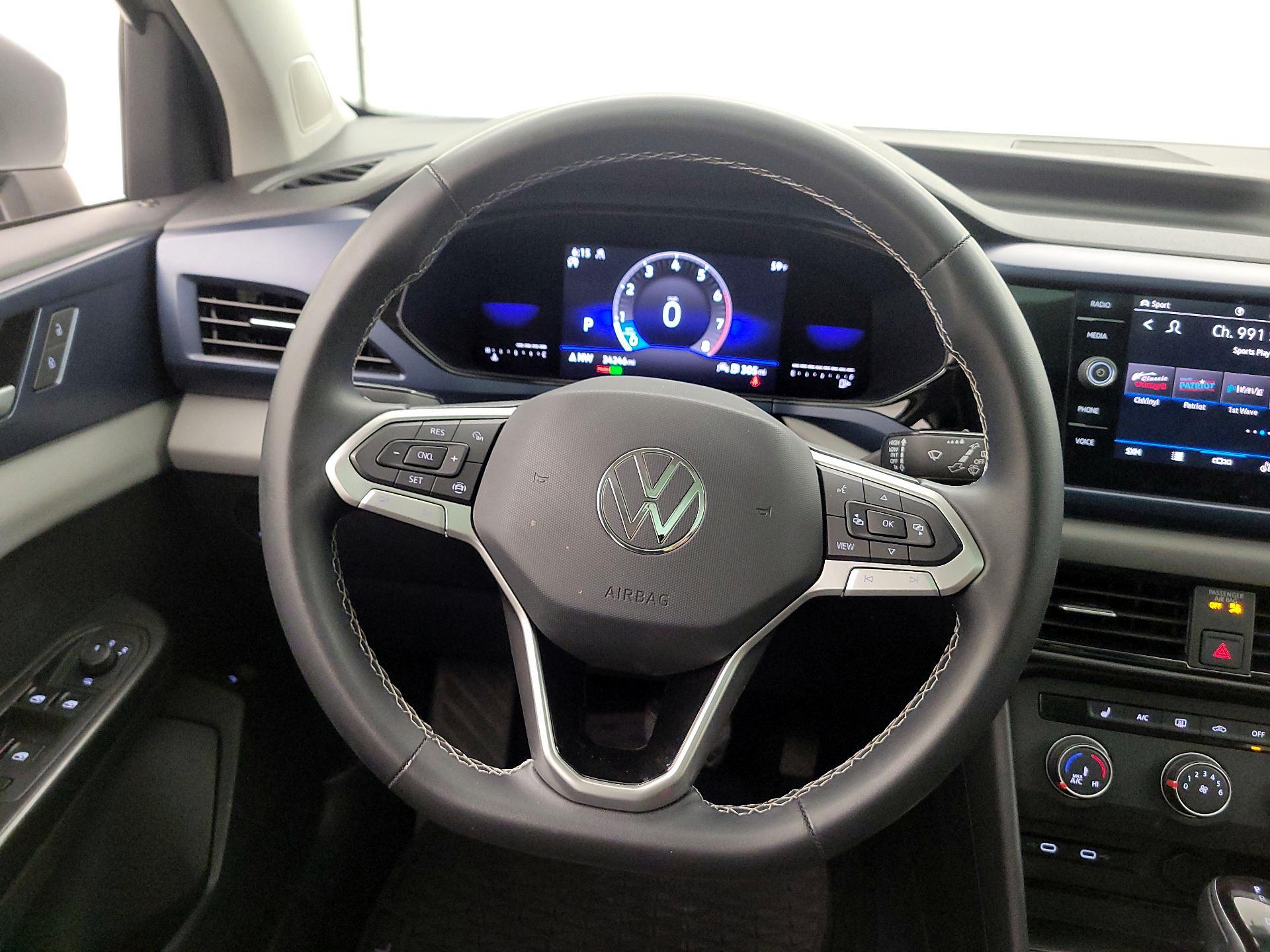 Thumbnail: 2022 Volkswagen Taos - 10