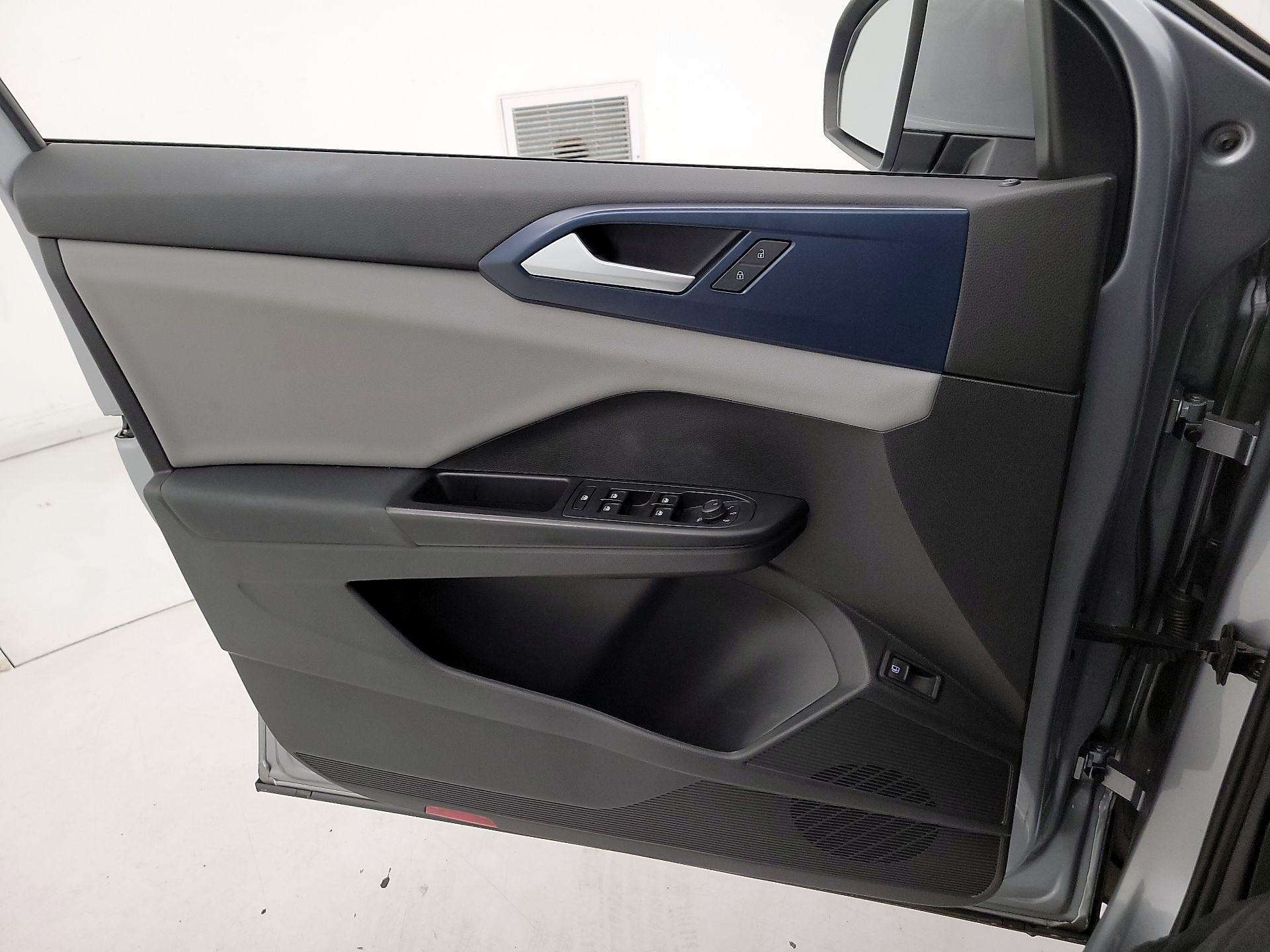 Thumbnail: 2022 Volkswagen Taos - 12