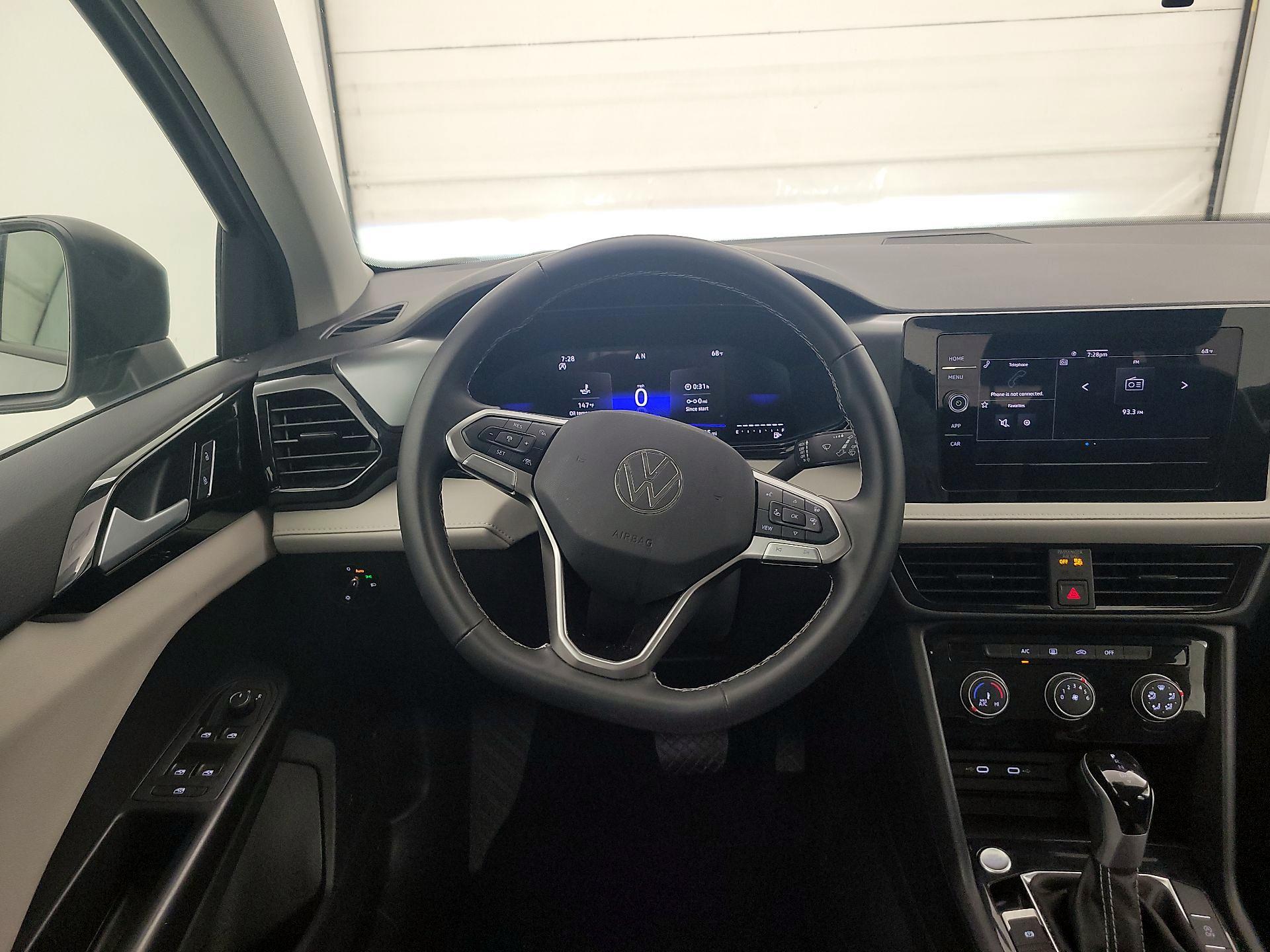 Thumbnail: 2025 Volkswagen Taos - 10