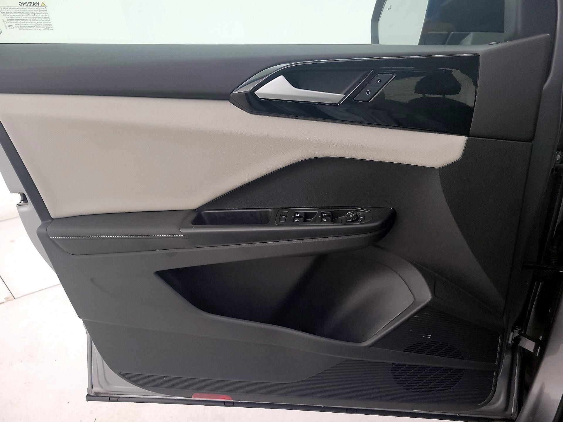 Thumbnail: 2025 Volkswagen Taos - 12