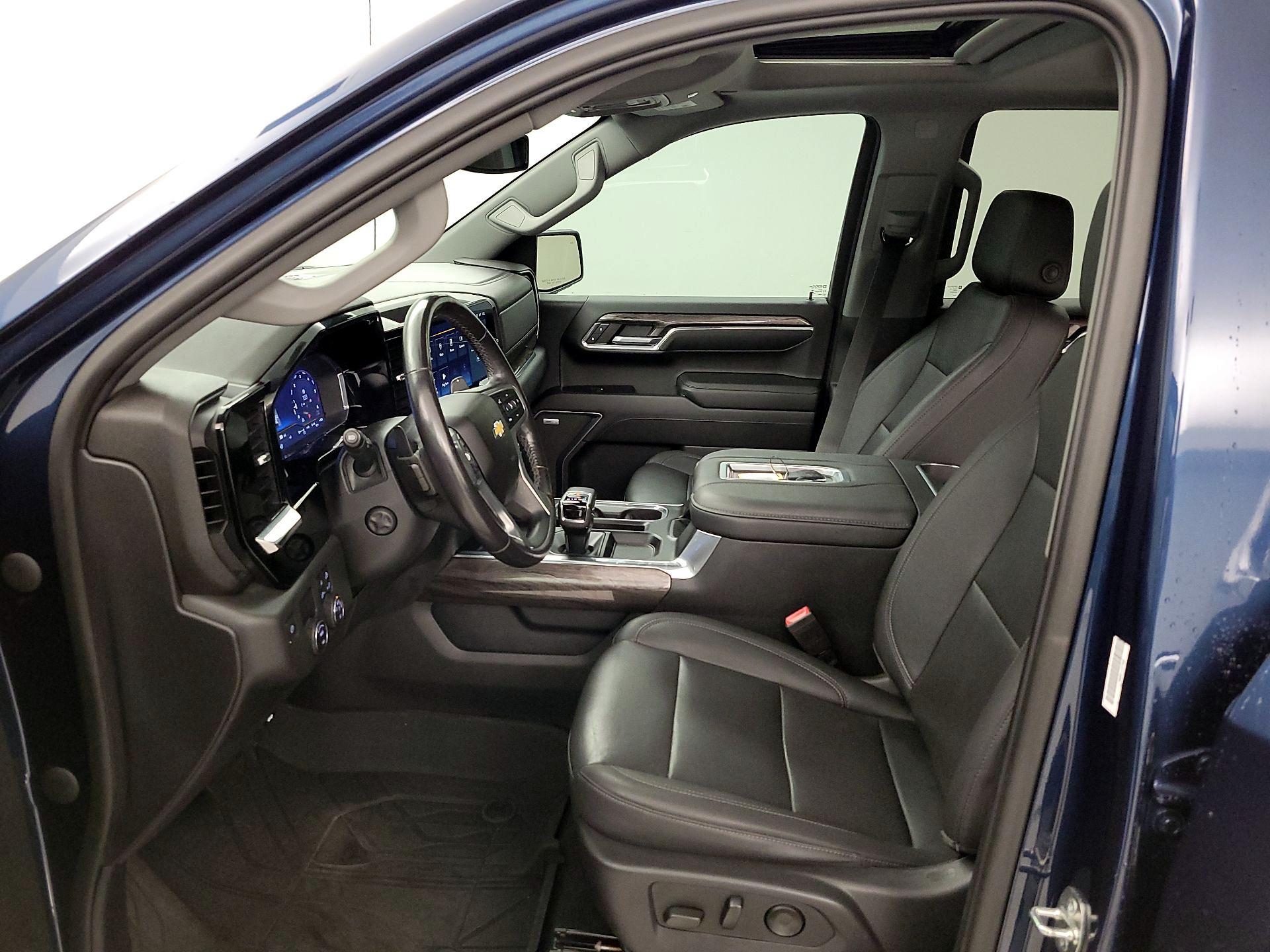 Thumbnail: 2022 Chevrolet Silverado 1500 - 11
