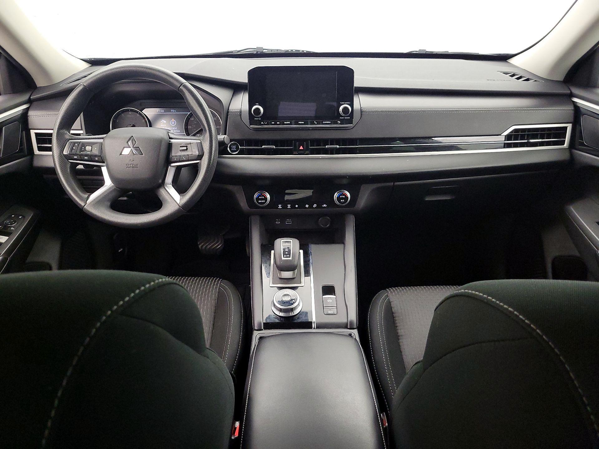Thumbnail: 2022 Mitsubishi Outlander - 9