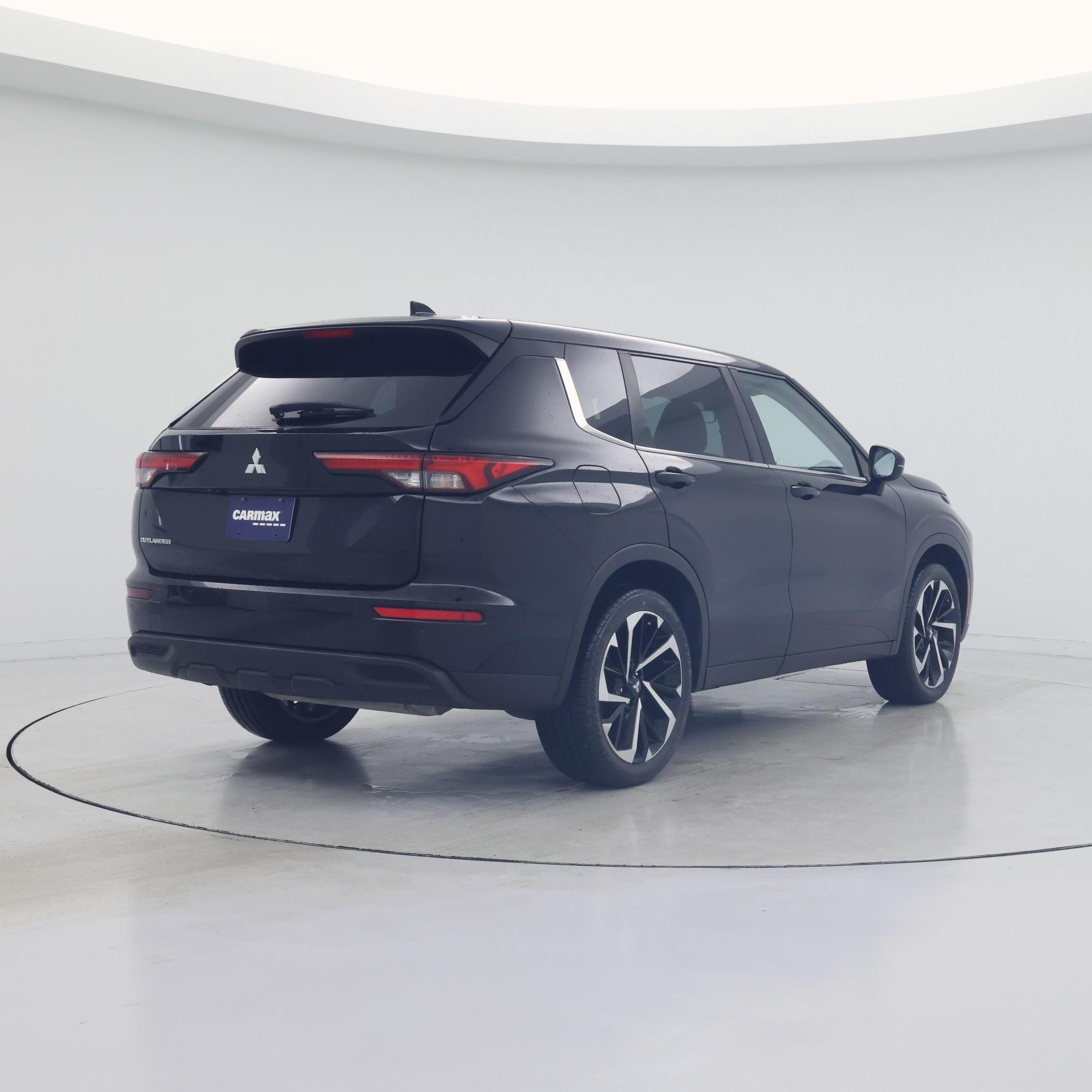 Thumbnail: 2022 Mitsubishi Outlander - 8