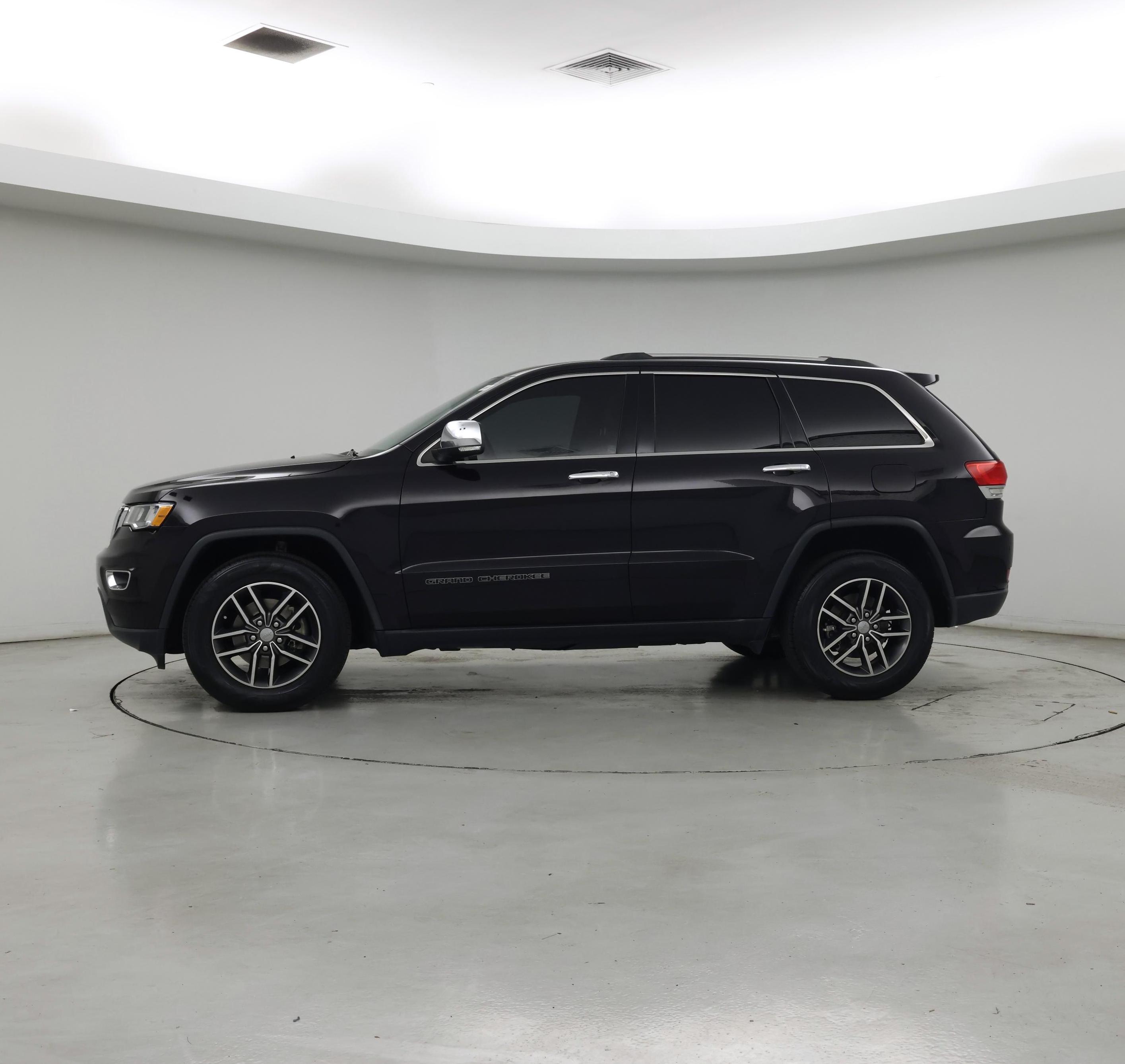 Thumbnail: 2018 Jeep Grand Cherokee - 3