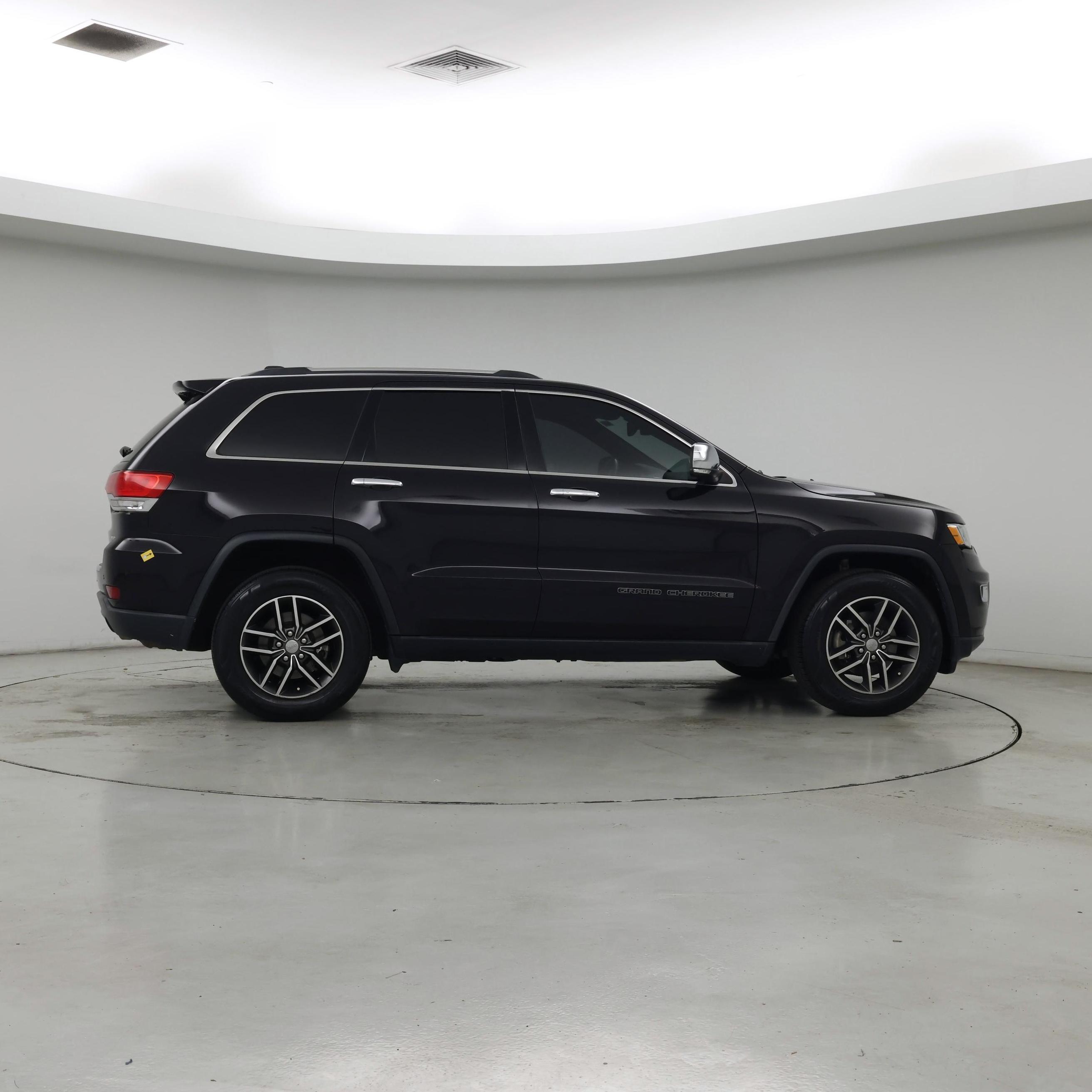 Thumbnail: 2018 Jeep Grand Cherokee - 7