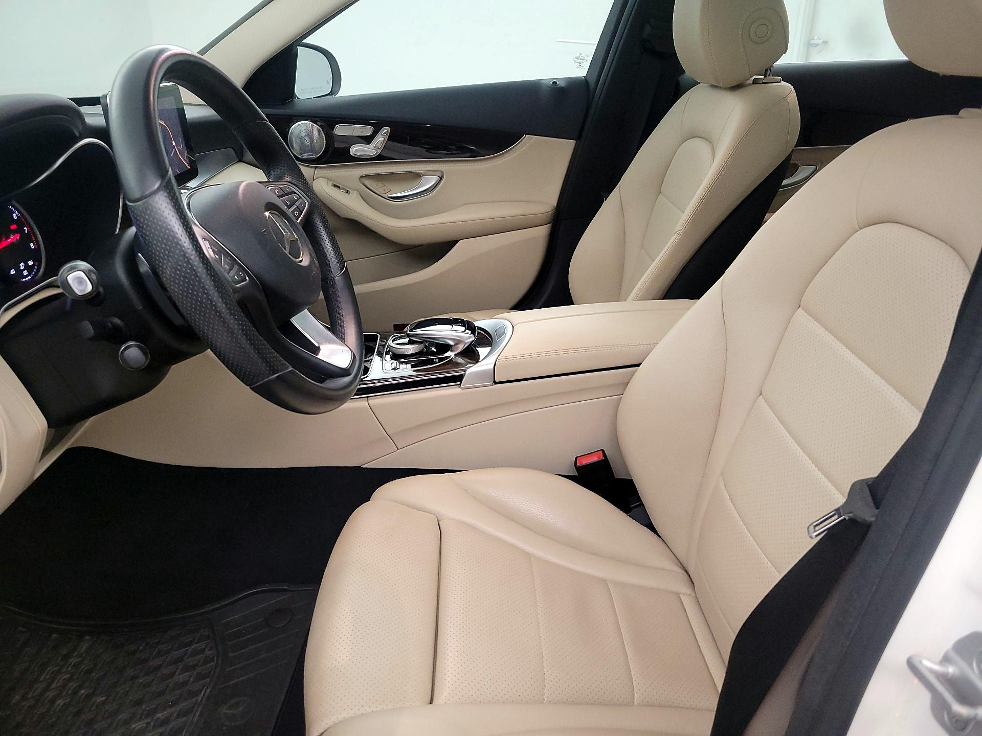 Thumbnail: 2015 Mercedes-Benz C-Class - 11