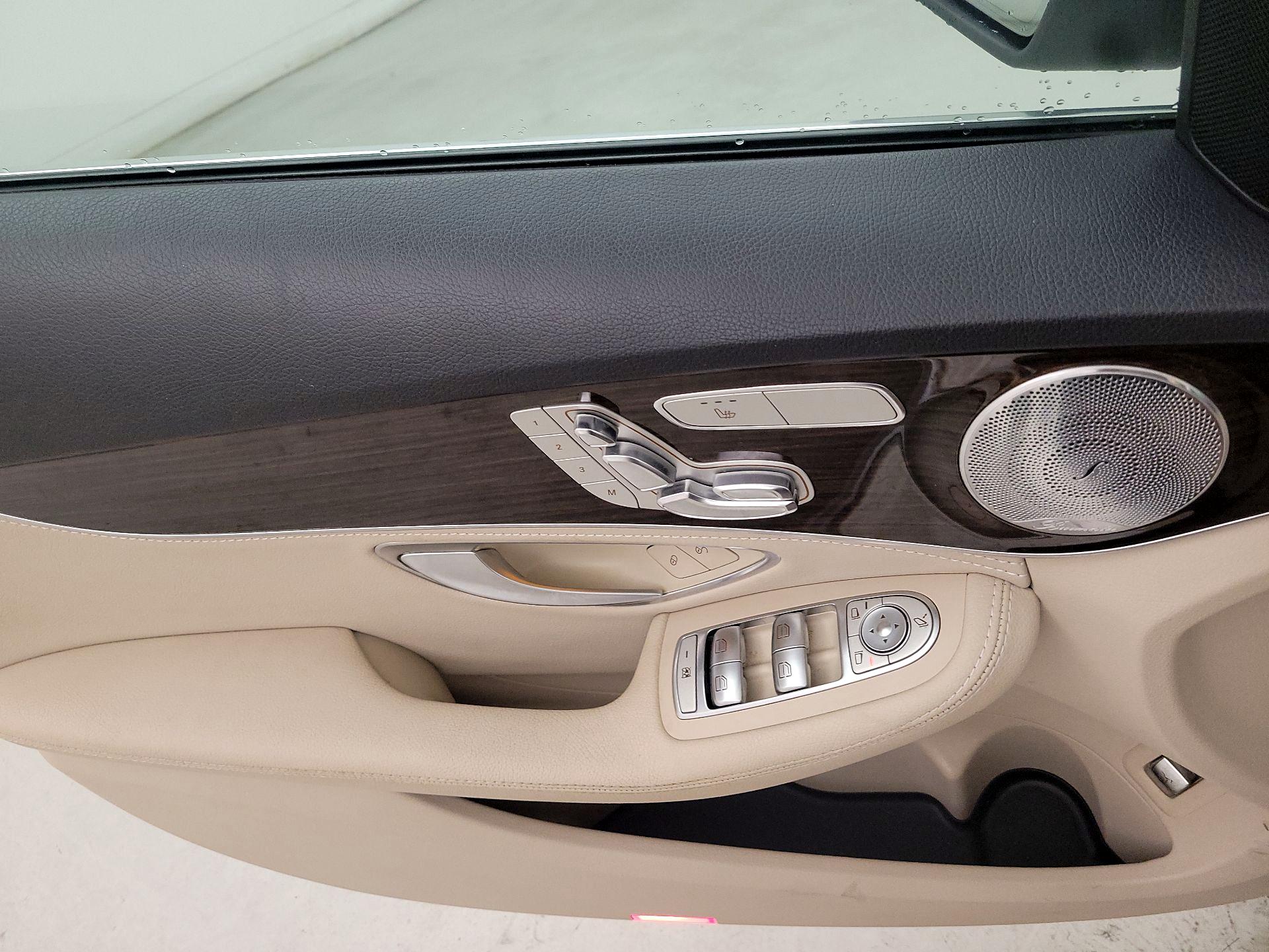 Thumbnail: 2015 Mercedes-Benz C-Class - 12