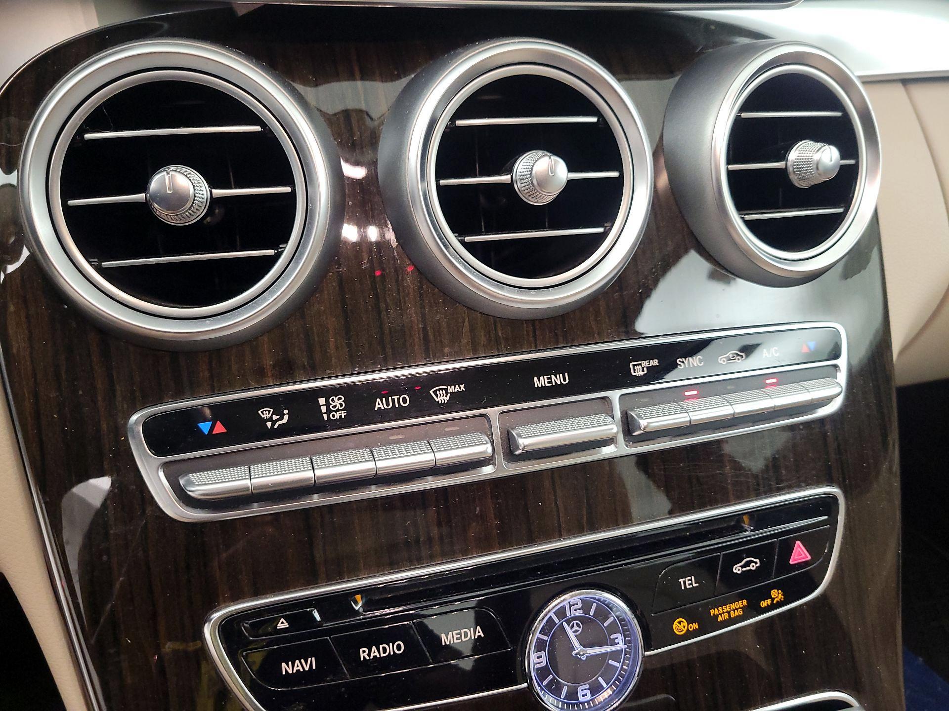 Thumbnail: 2015 Mercedes-Benz C-Class - 17