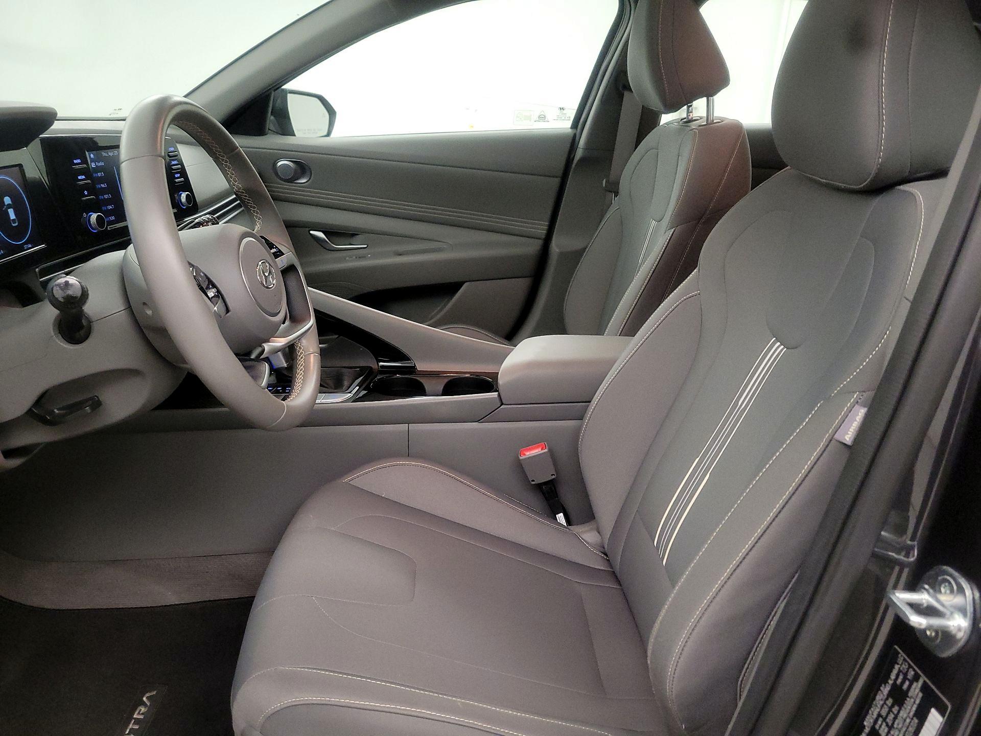 Thumbnail: 2021 Hyundai Elantra - 11