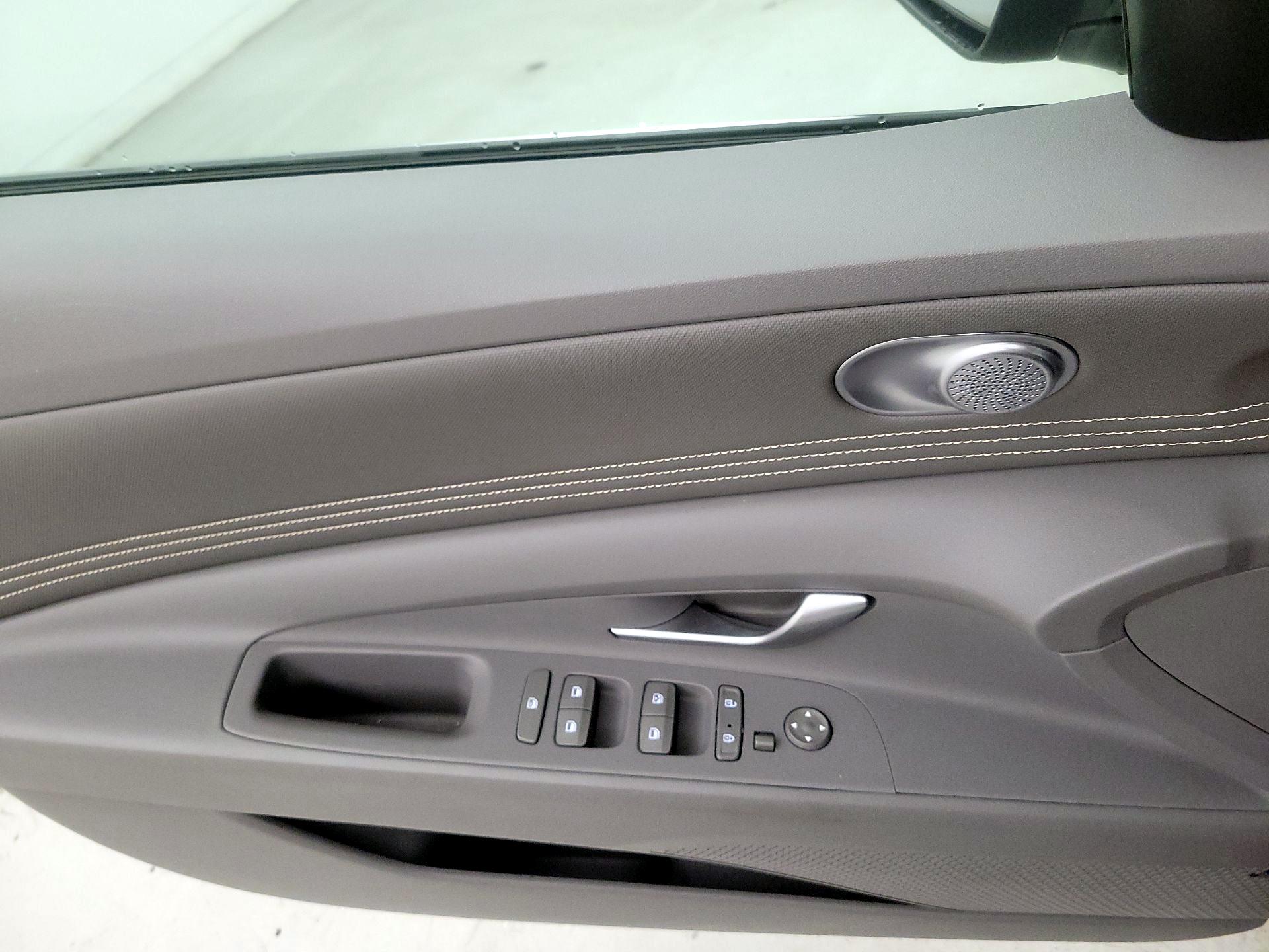 Thumbnail: 2021 Hyundai Elantra - 12