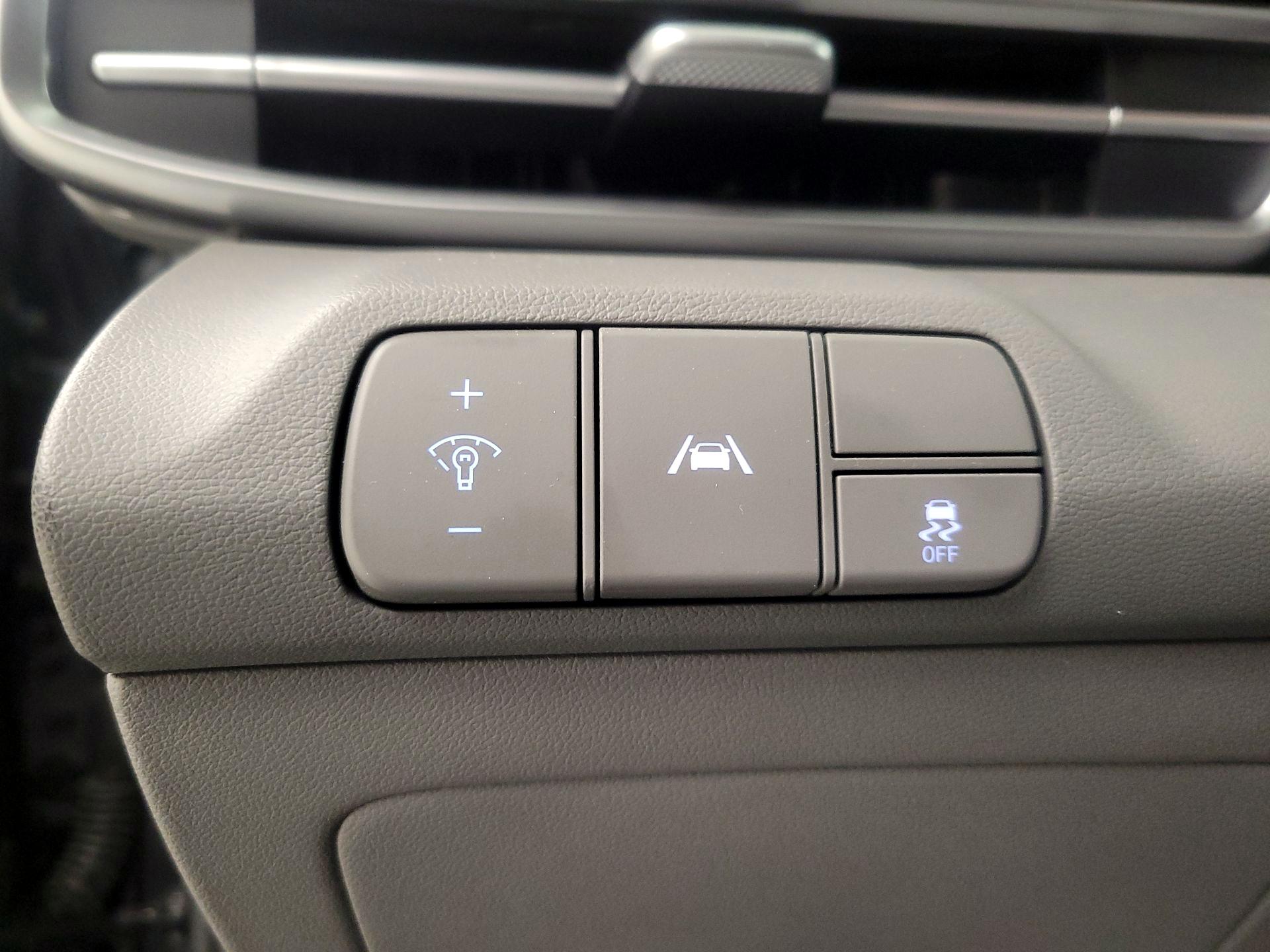 Thumbnail: 2021 Hyundai Elantra - 13