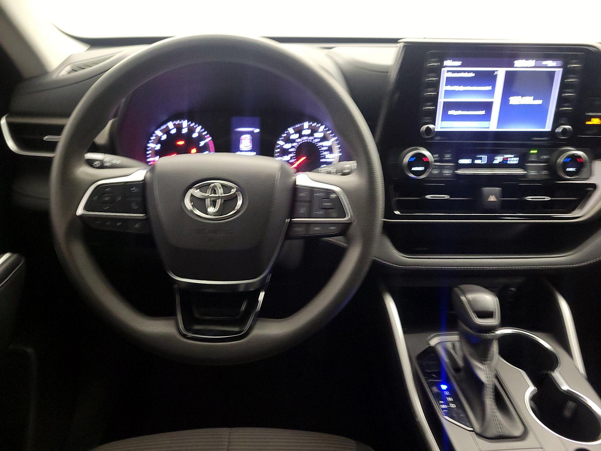 Thumbnail: 2020 Toyota Highlander - 10