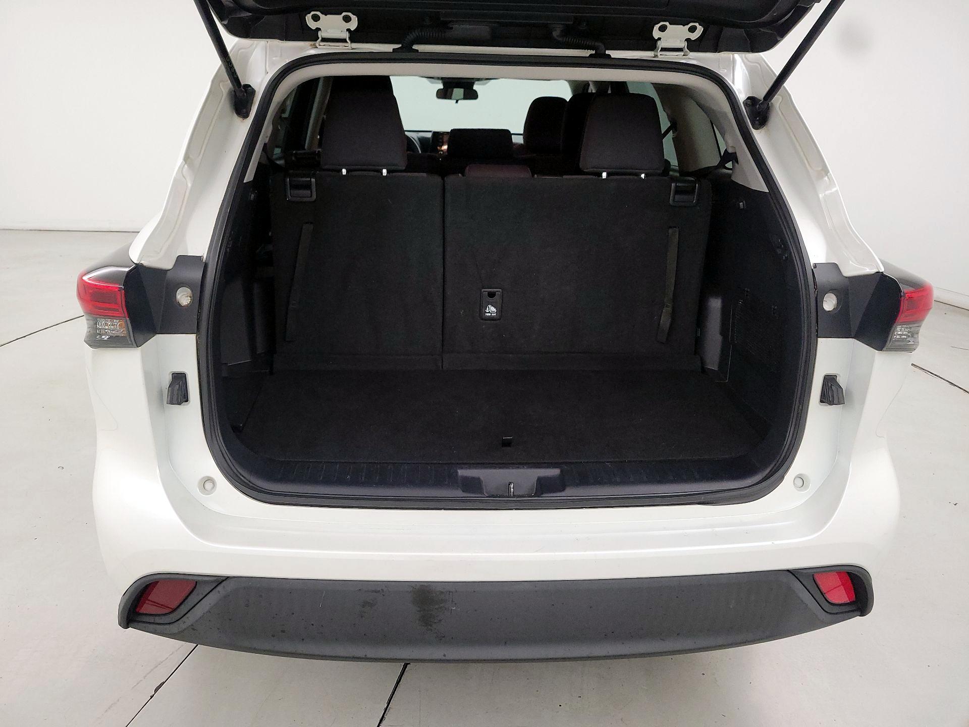 Thumbnail: 2020 Toyota Highlander - 20