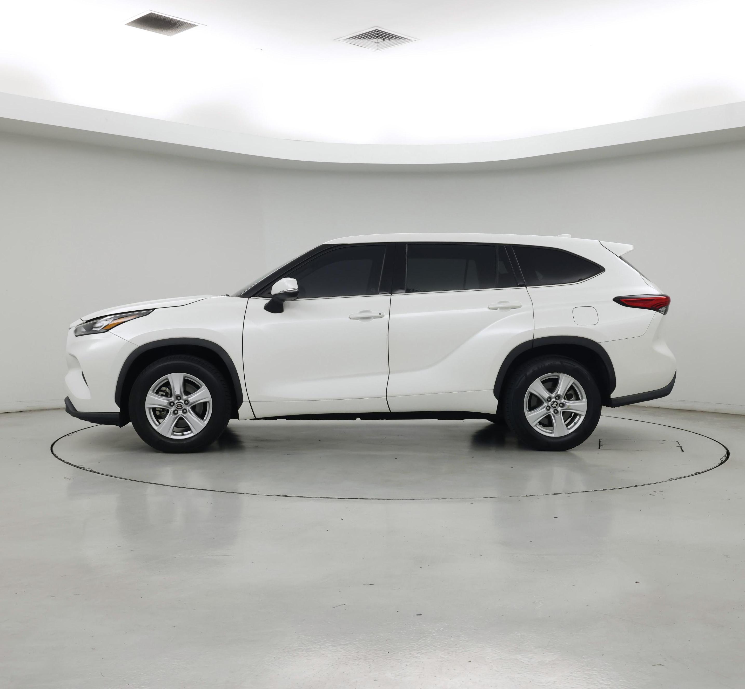 Thumbnail: 2020 Toyota Highlander - 3