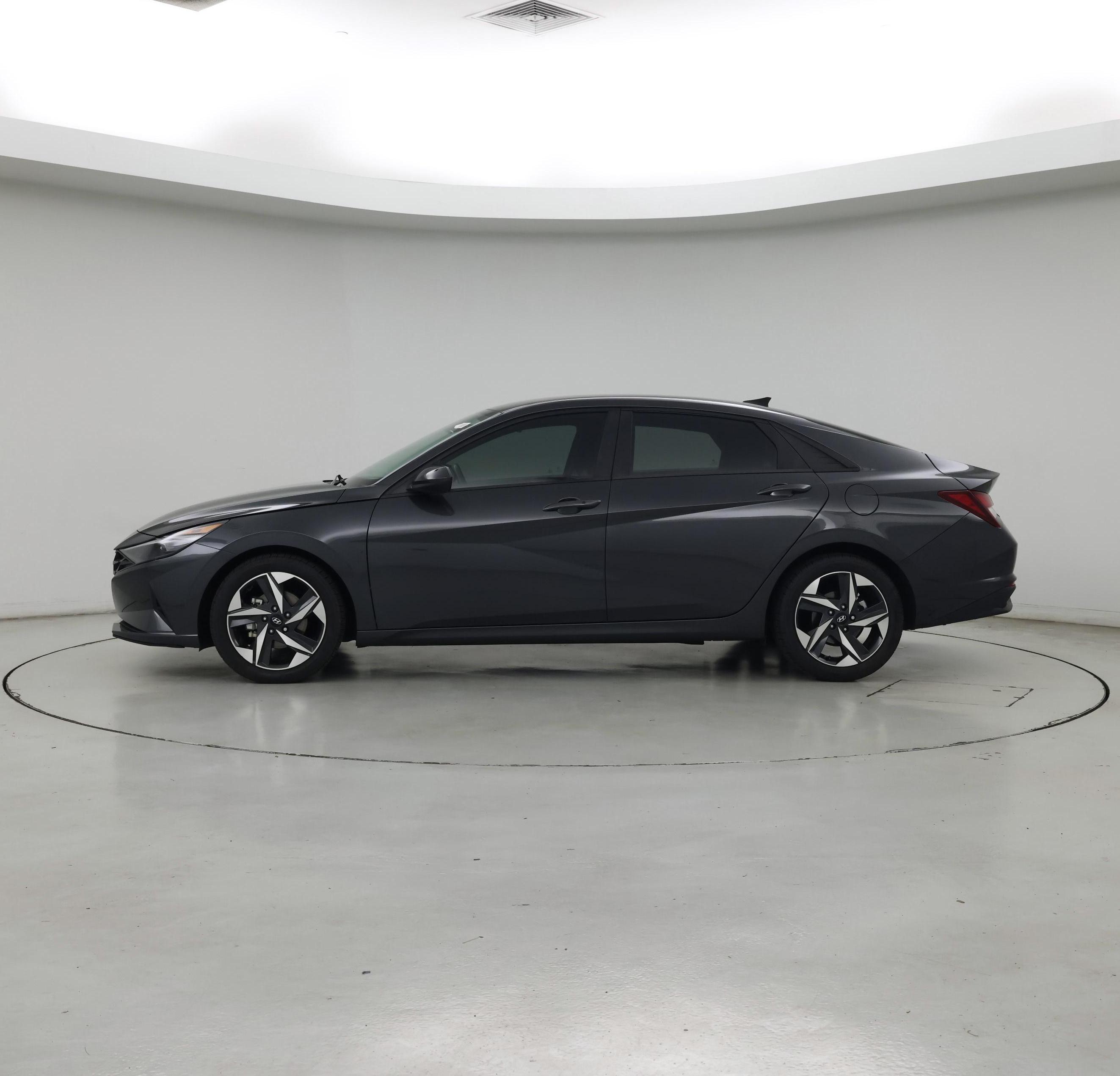 Thumbnail: 2023 Hyundai Elantra - 3