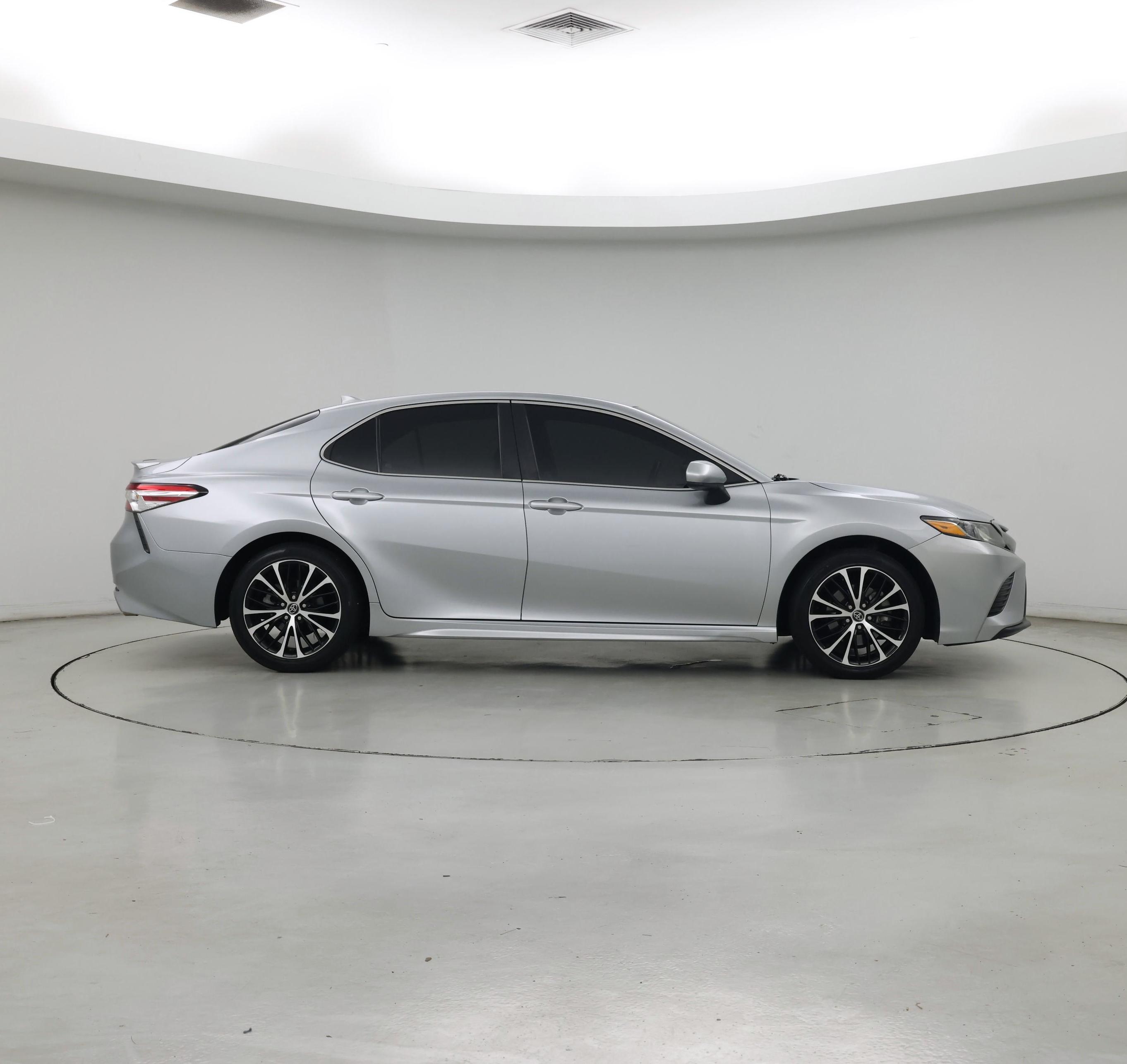 Thumbnail: 2020 Toyota Camry - 7