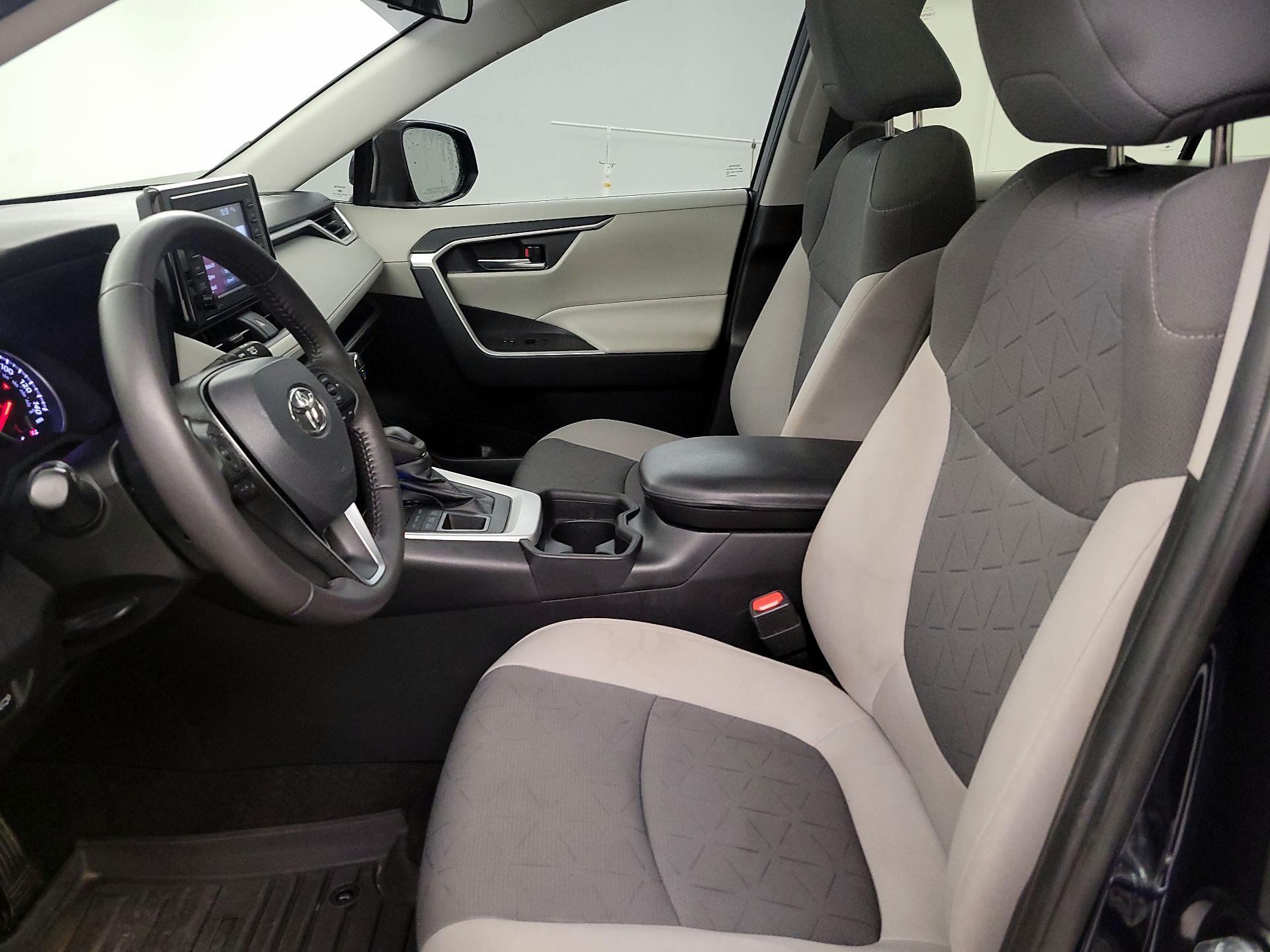Thumbnail: 2021 Toyota RAV4 - 11