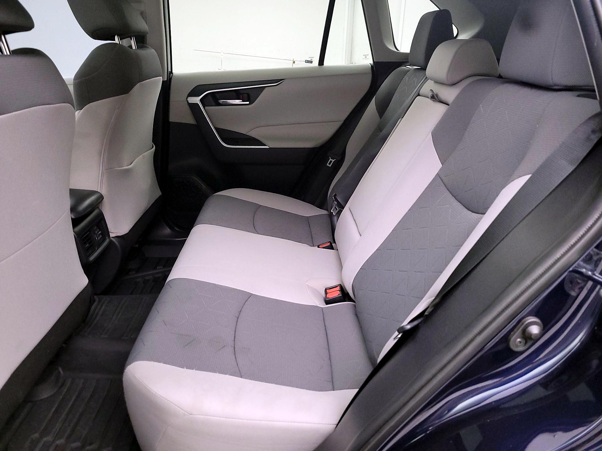 Thumbnail: 2021 Toyota RAV4 - 20