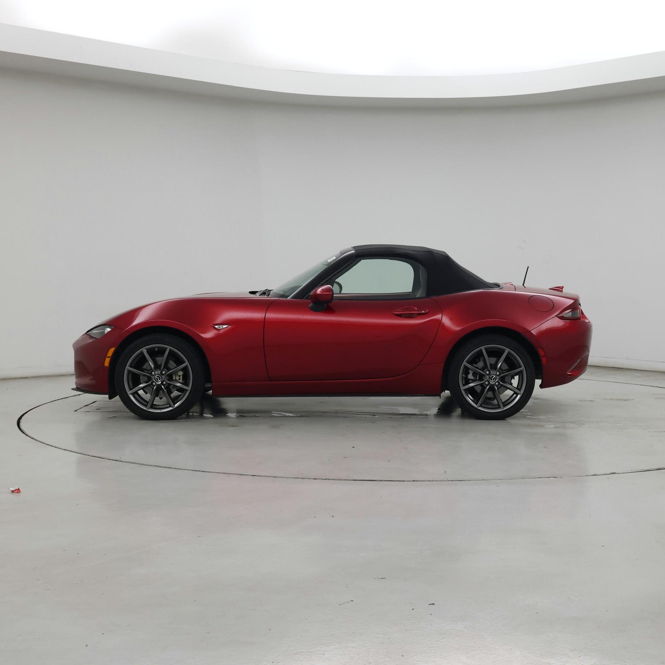 Thumbnail: 2019 Mazda MX-5 Miata - 3