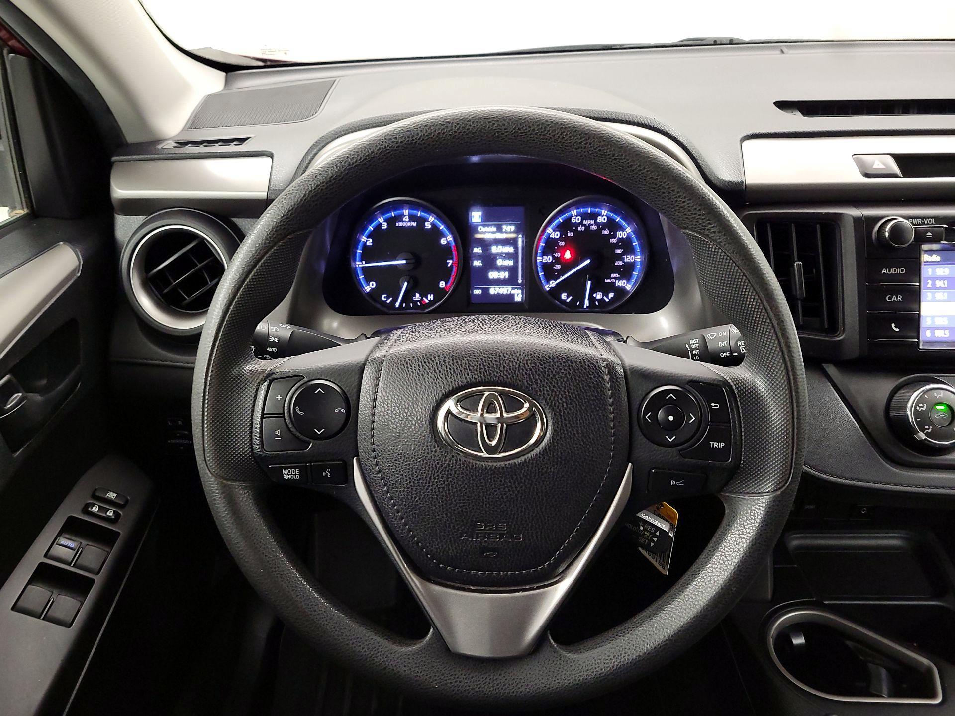 Thumbnail: 2018 Toyota RAV4 - 10