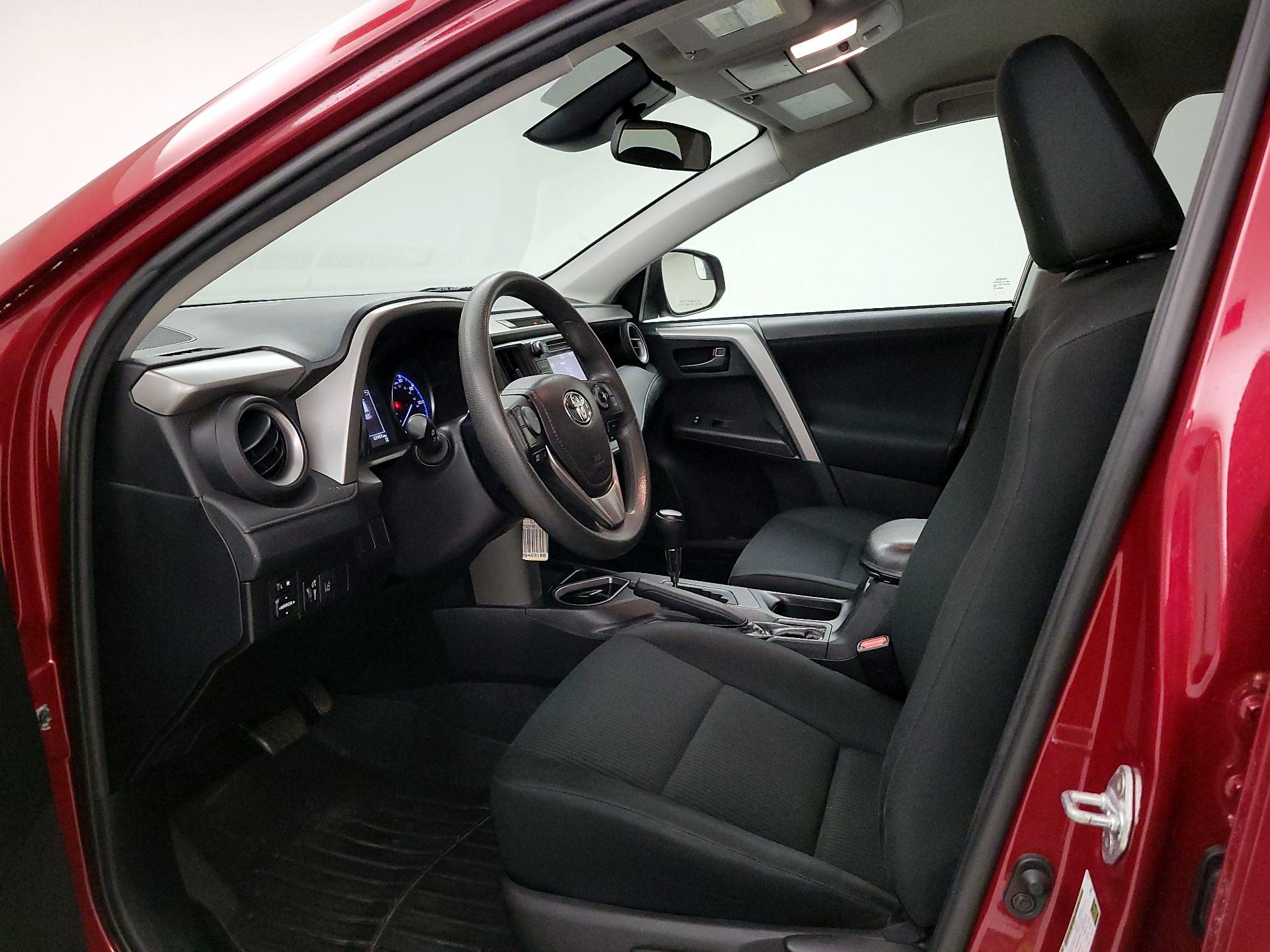 Thumbnail: 2018 Toyota RAV4 - 11