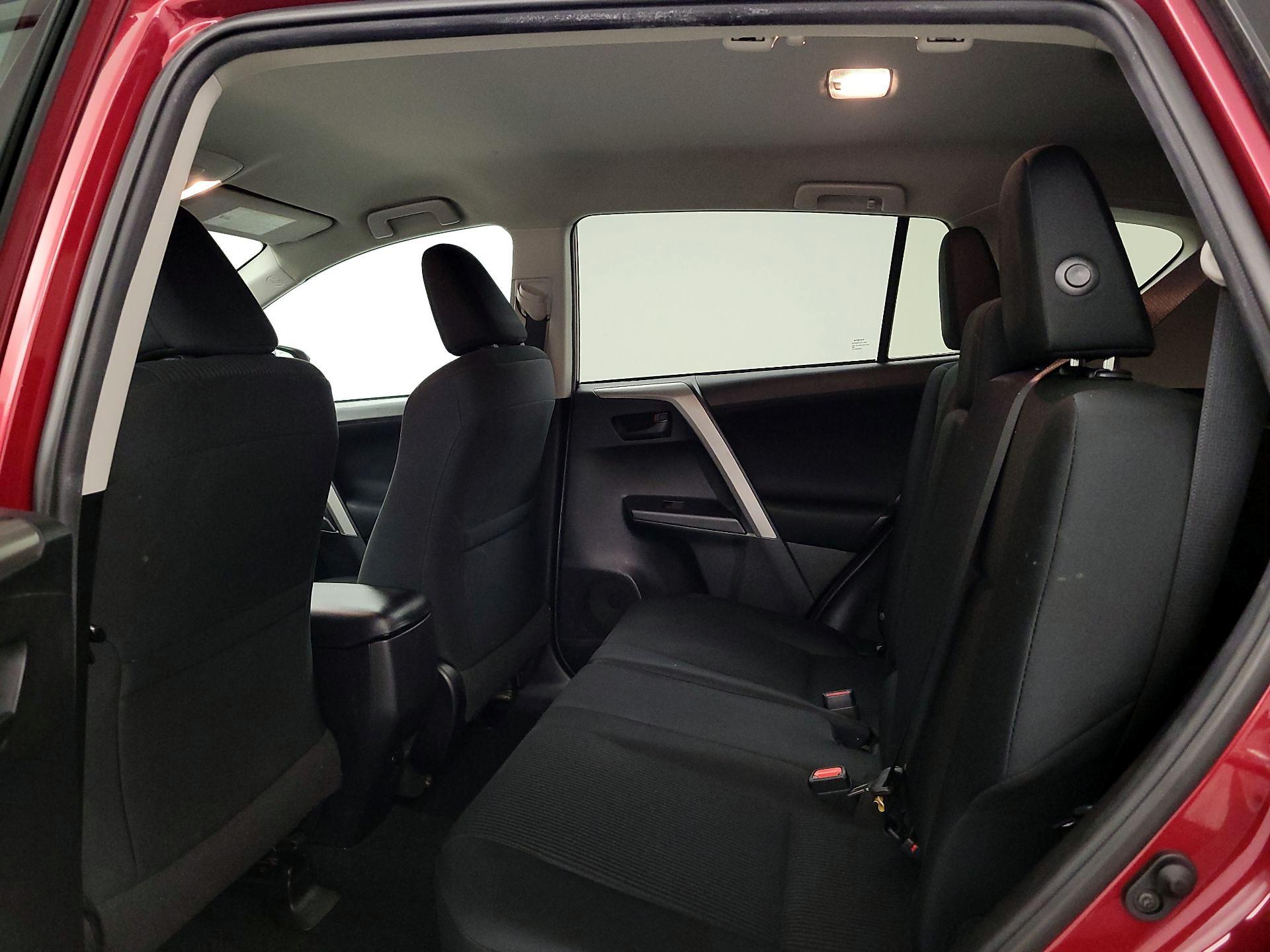 Thumbnail: 2018 Toyota RAV4 - 19