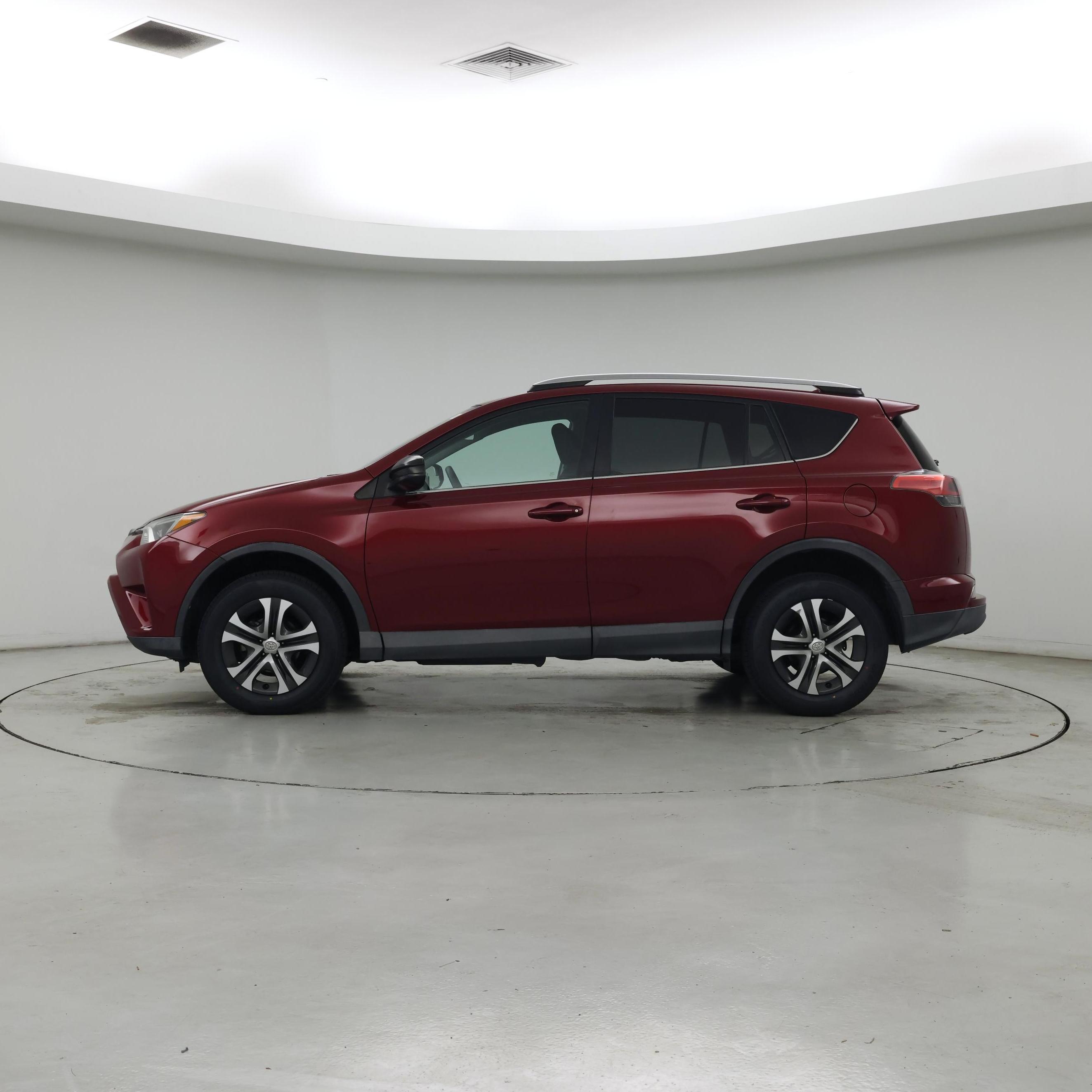 Thumbnail: 2018 Toyota RAV4 - 3