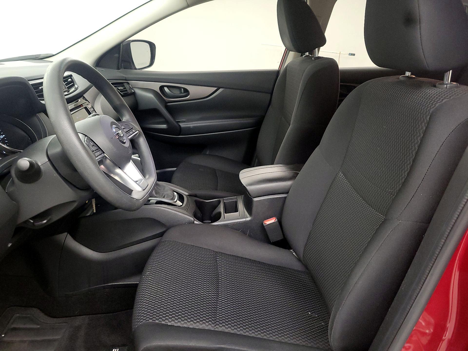 Thumbnail: 2020 Nissan Rogue Sport - 11