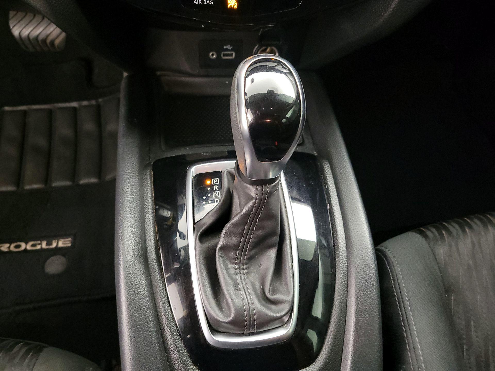 Thumbnail: 2020 Nissan Rogue - 17