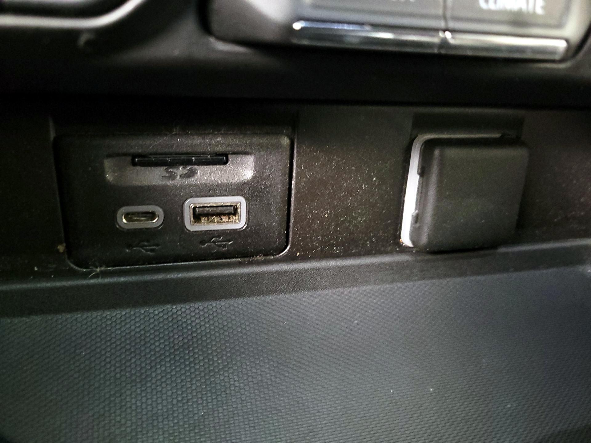 Thumbnail: 2021 Chevrolet Tahoe - 19