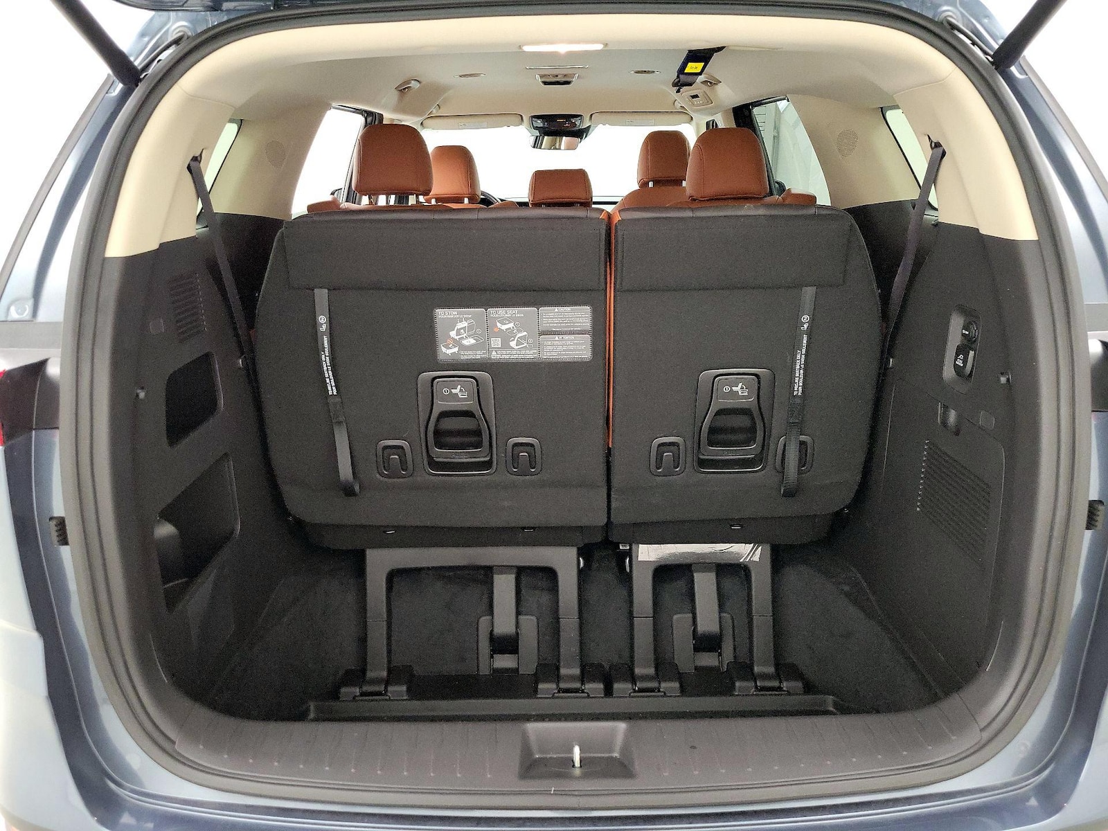 2024 Kia Carnival SX - Photo 23