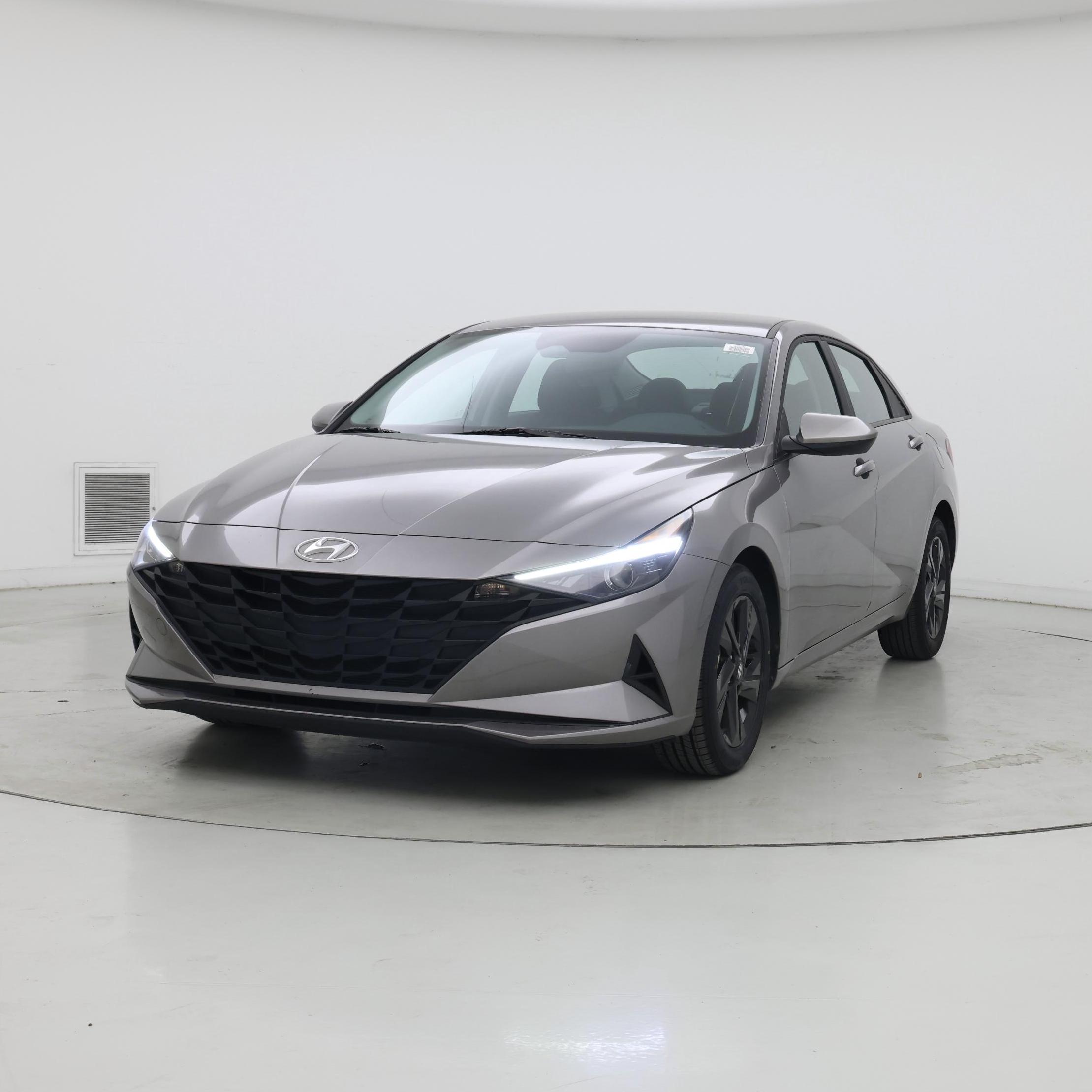 Thumbnail: 2023 Hyundai Elantra - 4