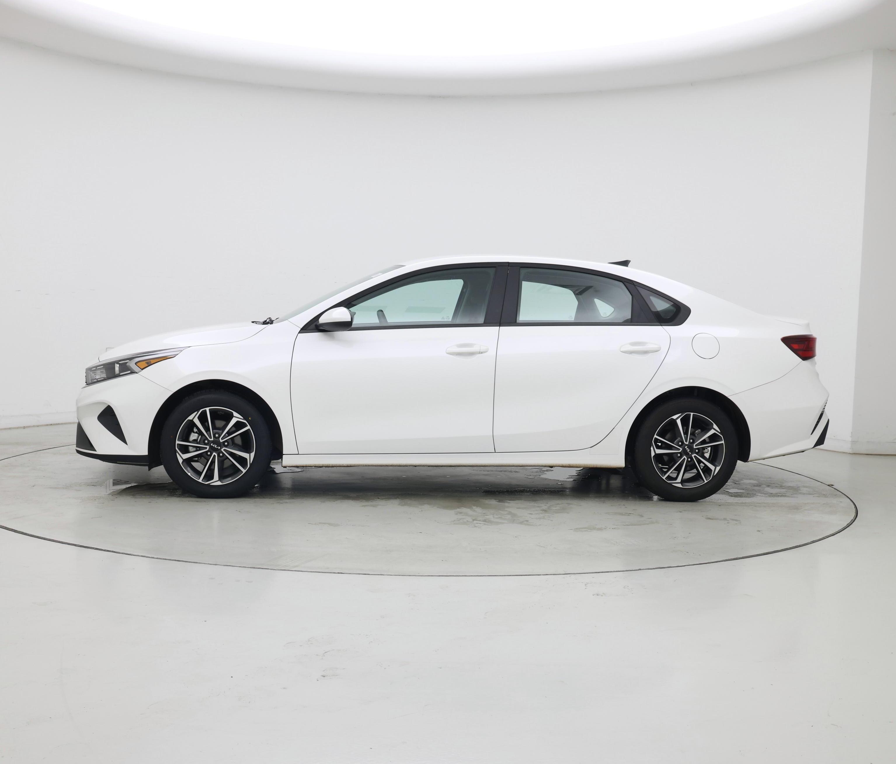Thumbnail: 2024 Kia Forte - 3