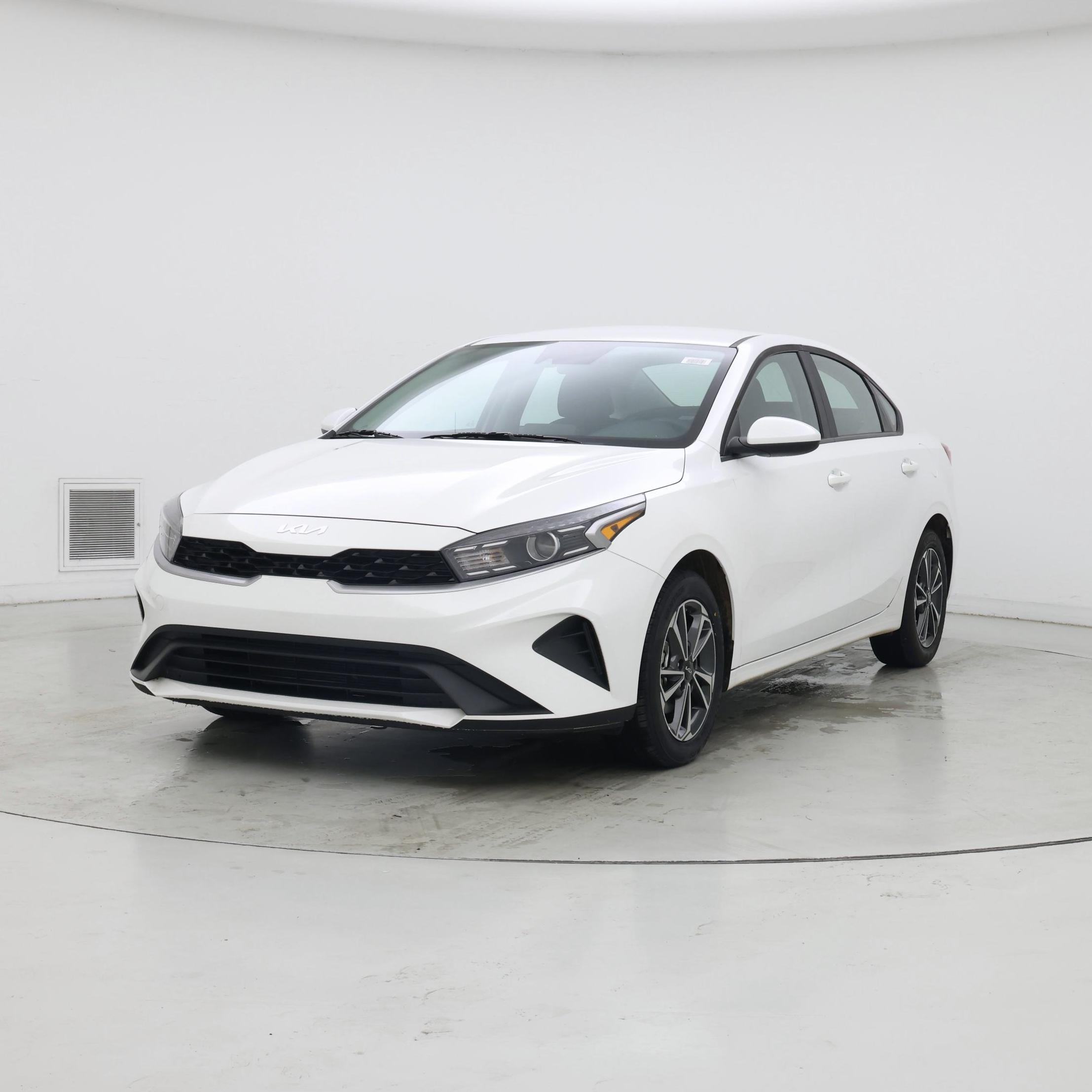 Thumbnail: 2024 Kia Forte - 4