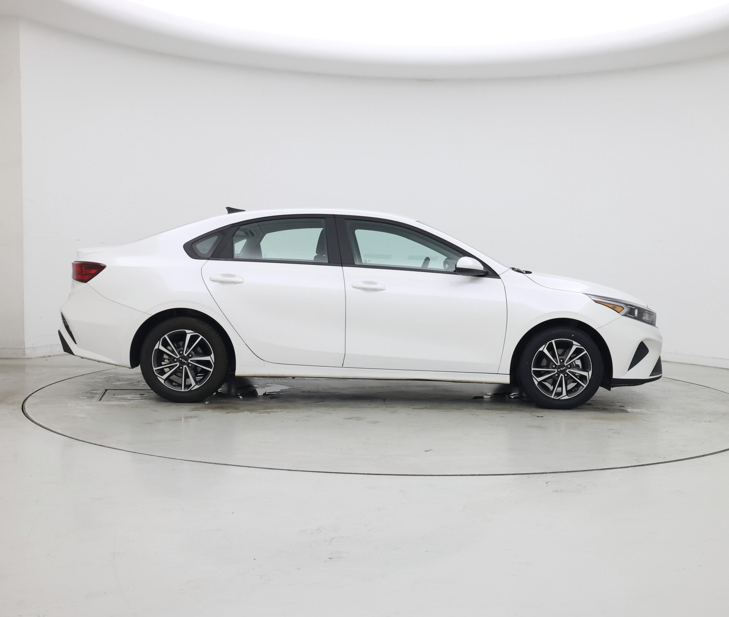 Thumbnail: 2024 Kia Forte - 7