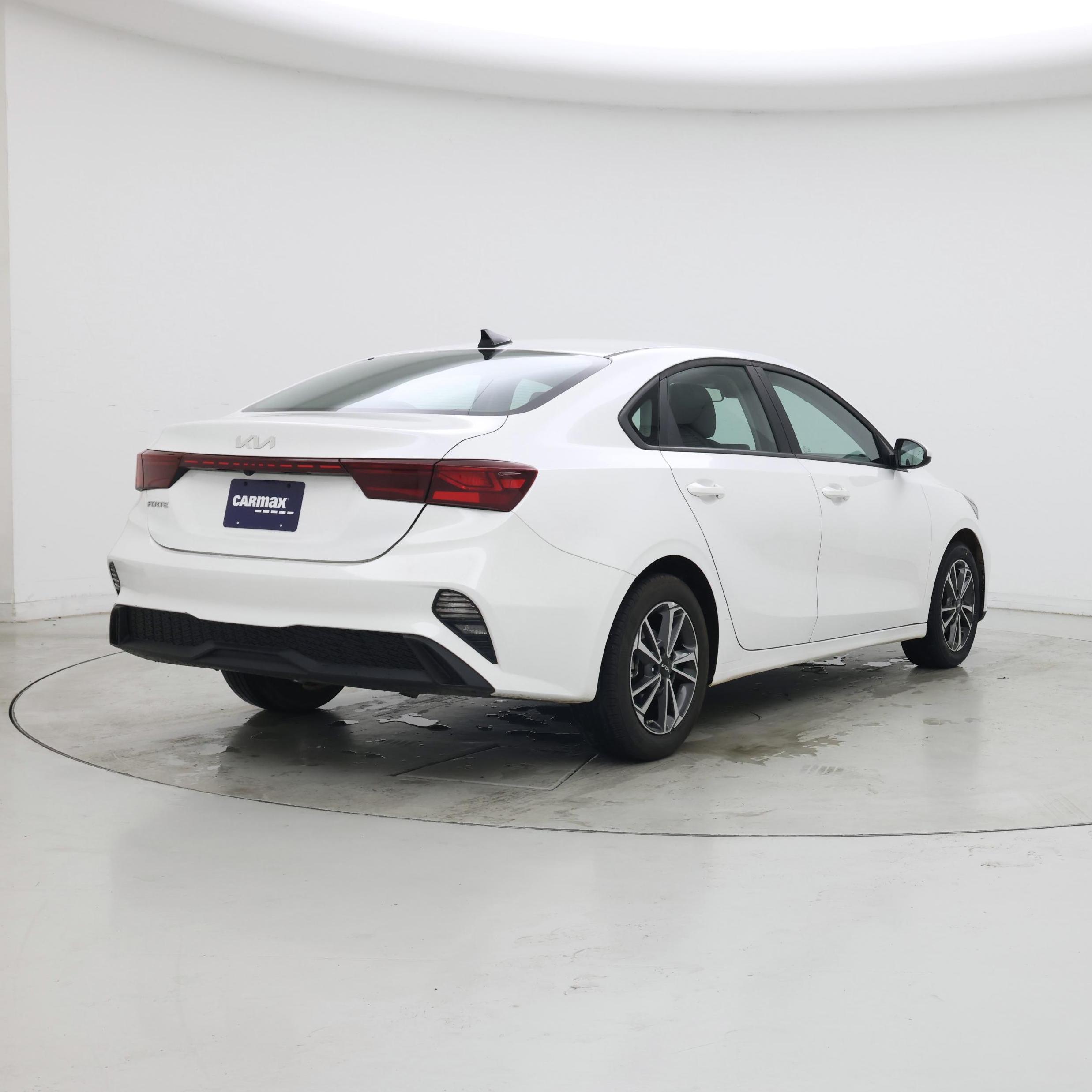 Thumbnail: 2024 Kia Forte - 8