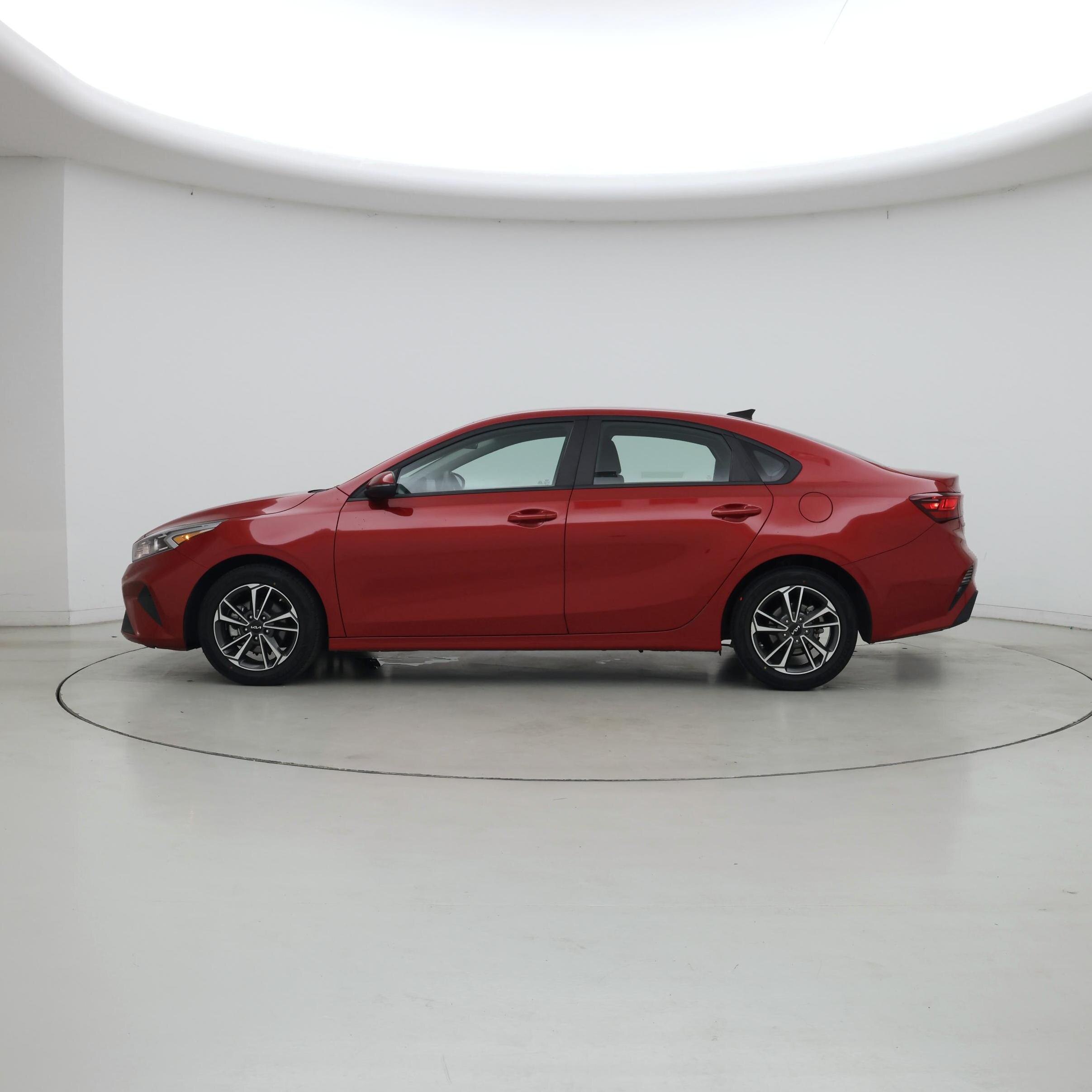 Thumbnail: 2024 Kia Forte - 3