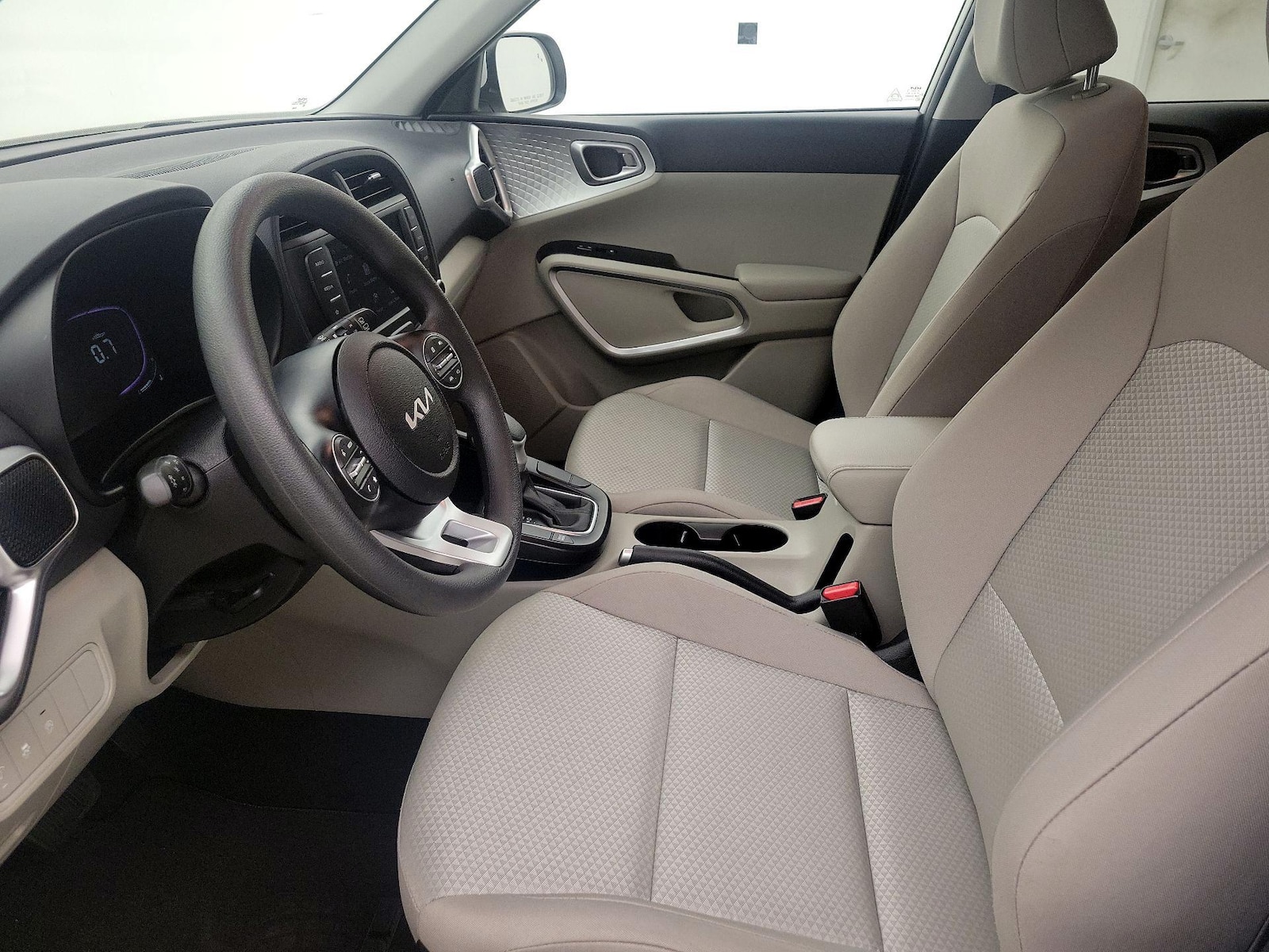 2025 Kia Soul LX - Photo 12