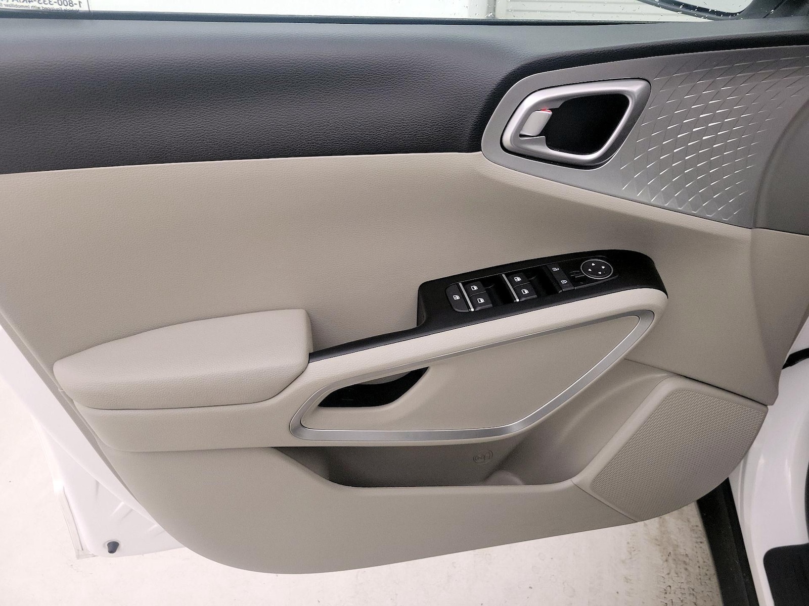 2025 Kia Soul LX - Photo 13