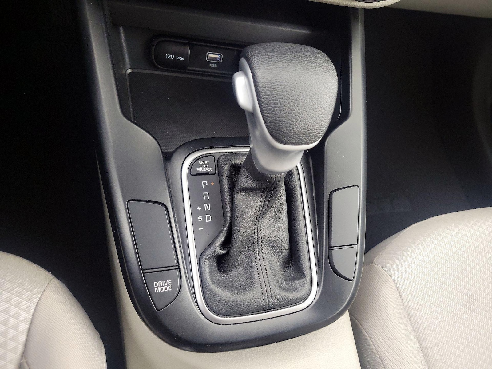 2025 Kia Soul LX - Photo 18