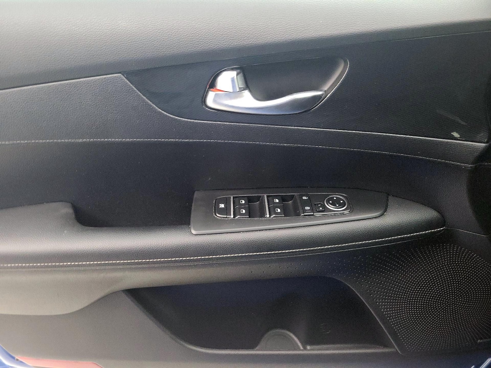2023 Kia Forte GT-Line - Photo 13